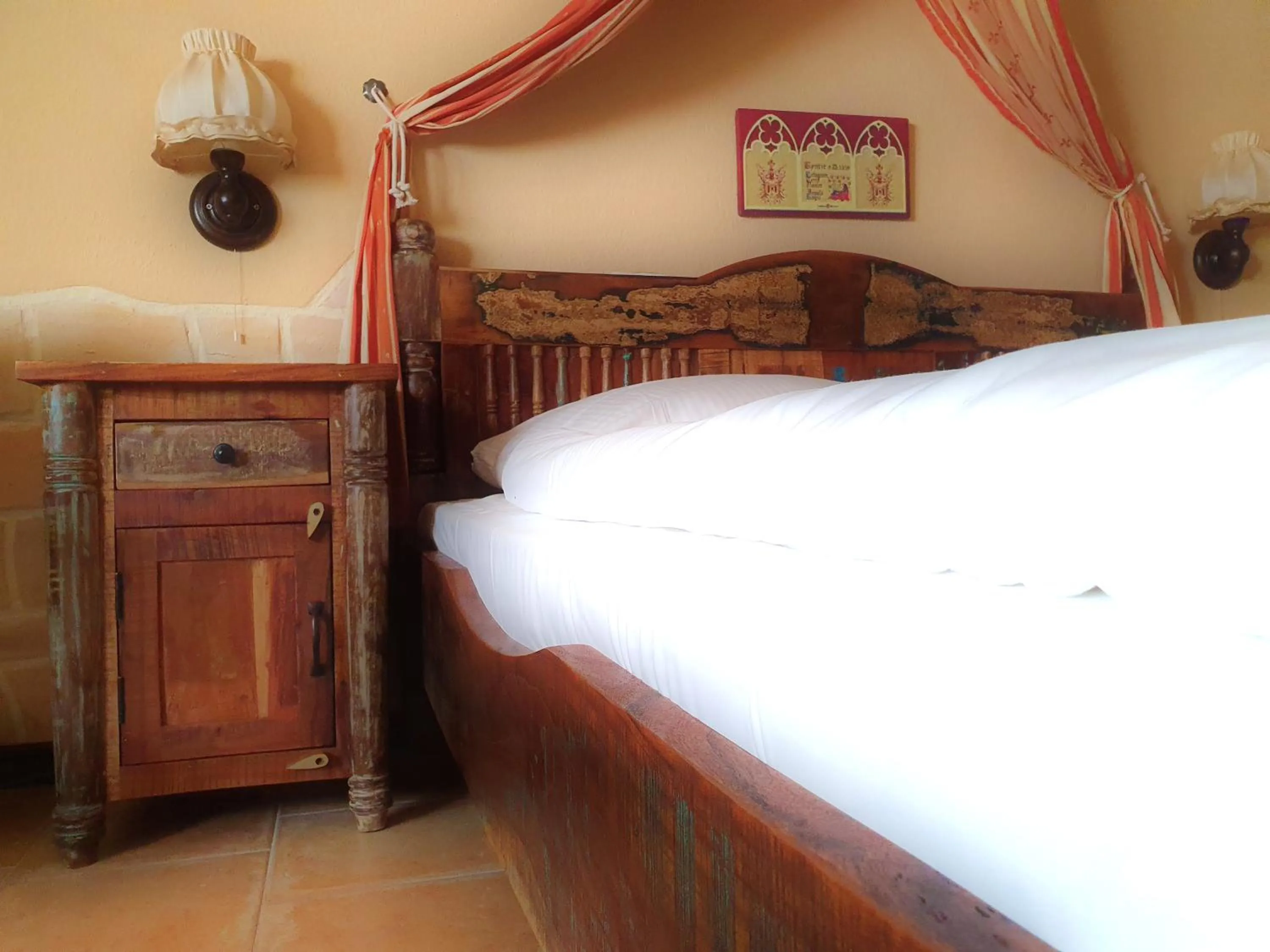 Bed in Ostsee-Rittergut-Rügen mit BinzHotel & OrdensKapelle & RomantikGut