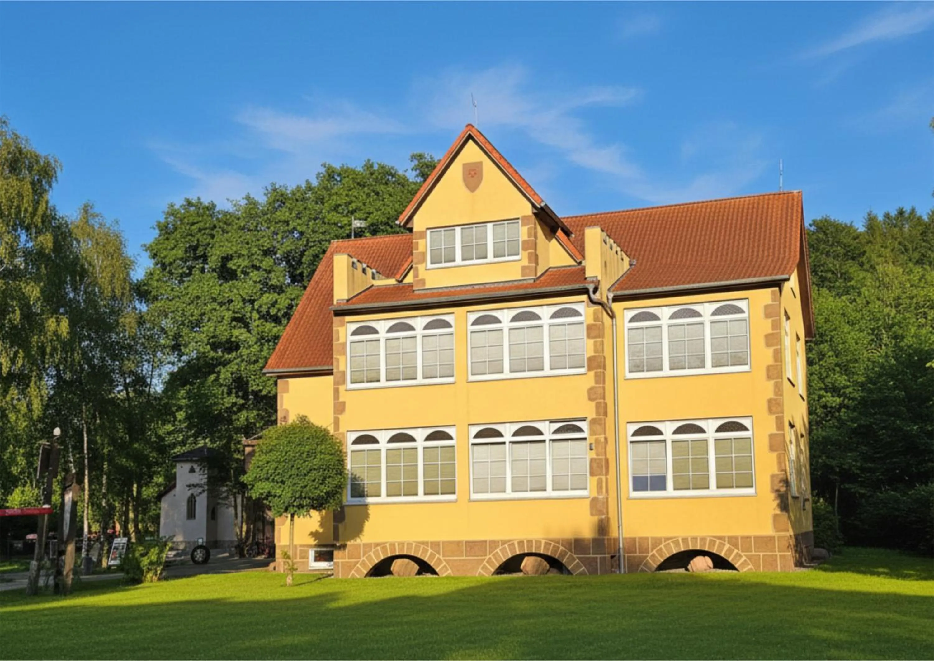 Property building in Ostsee-Rittergut-Rügen mit BinzHotel & OrdensKapelle & RomantikGut