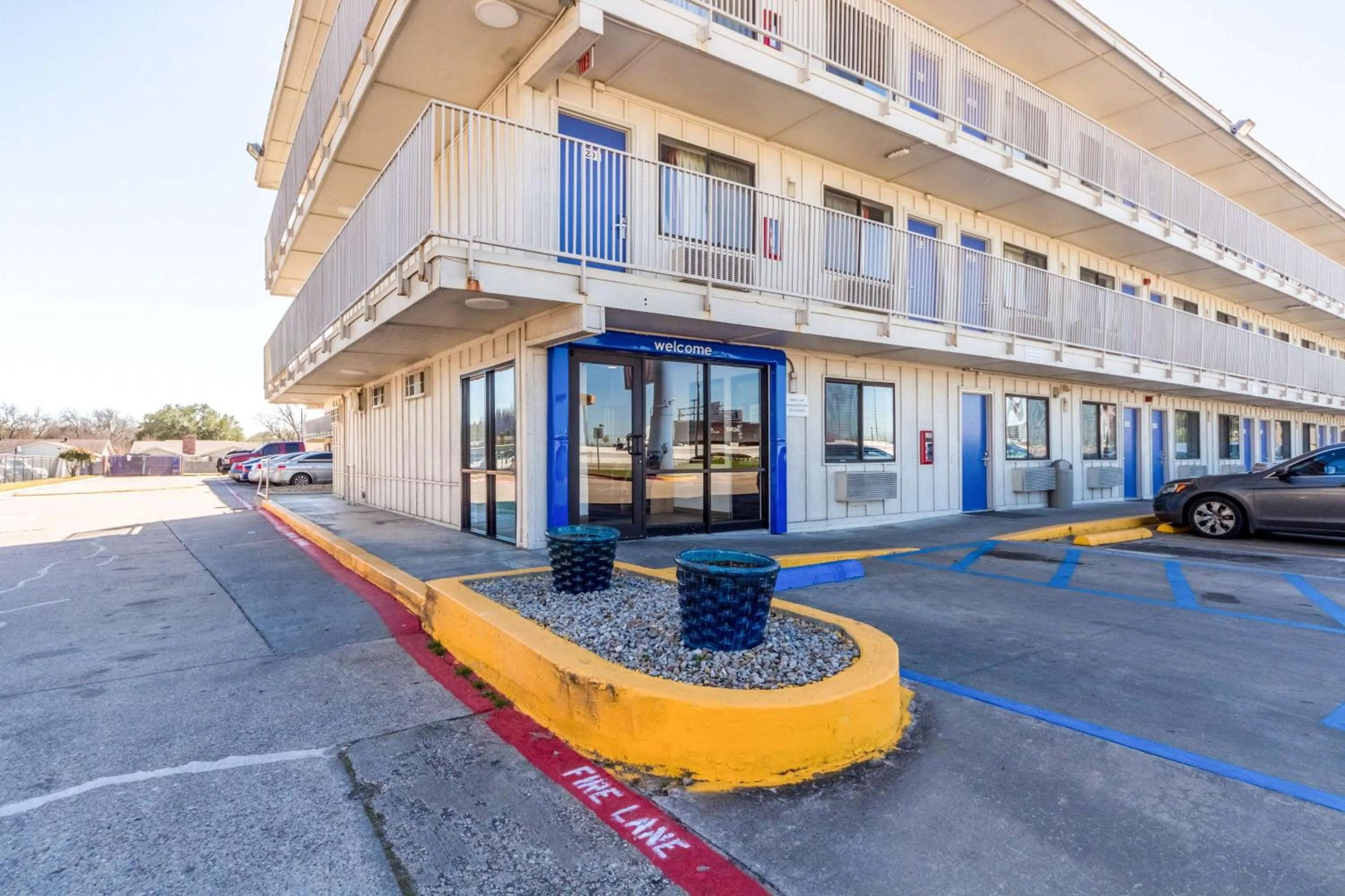 Property building in Motel 6-Garland, TX - Dallas