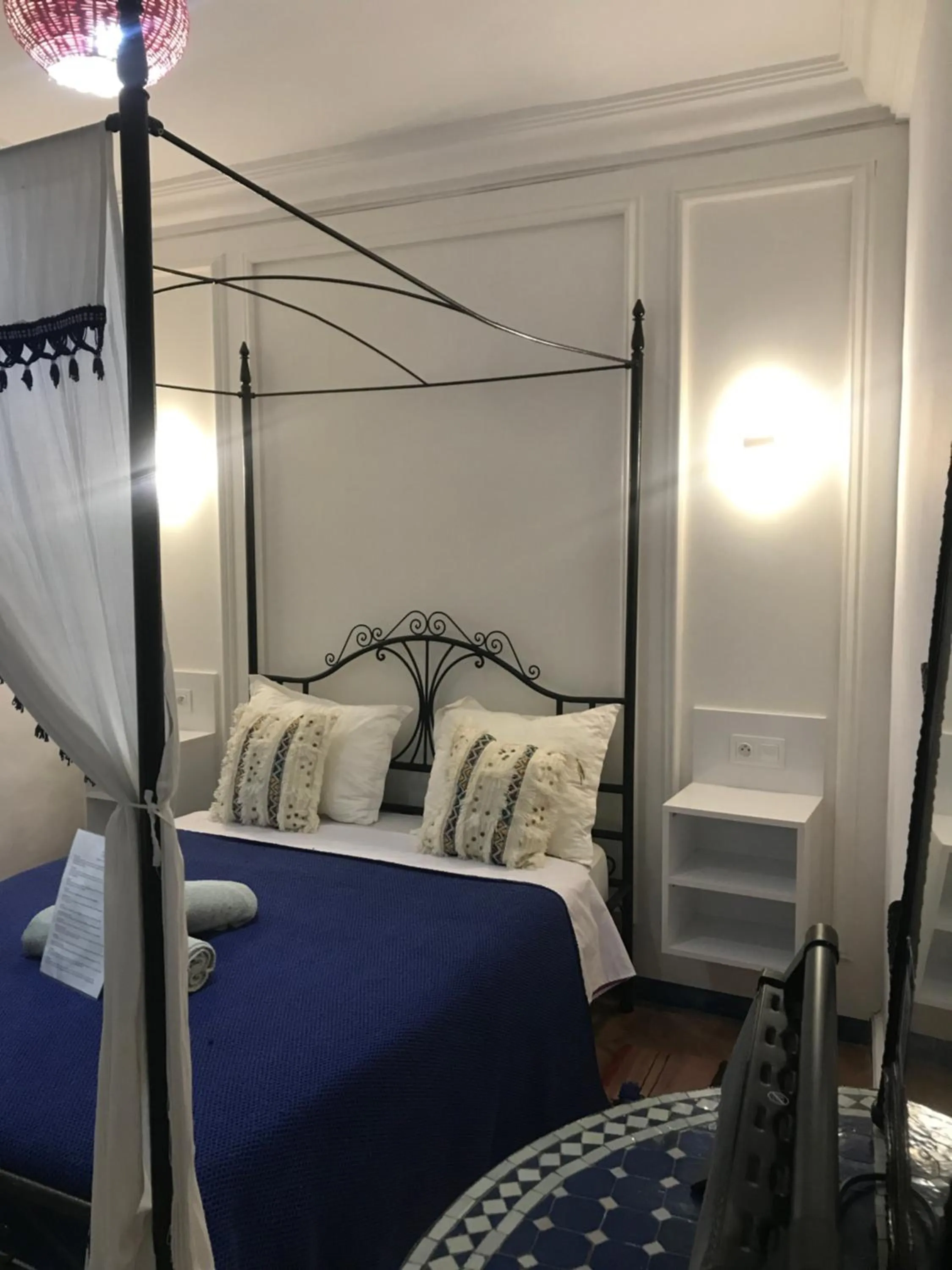 Bedroom, Bed in Hôtel Riad Gnaoua