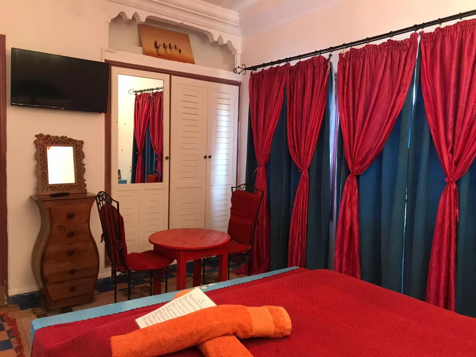 Bedroom, Bed in Hôtel Riad Gnaoua