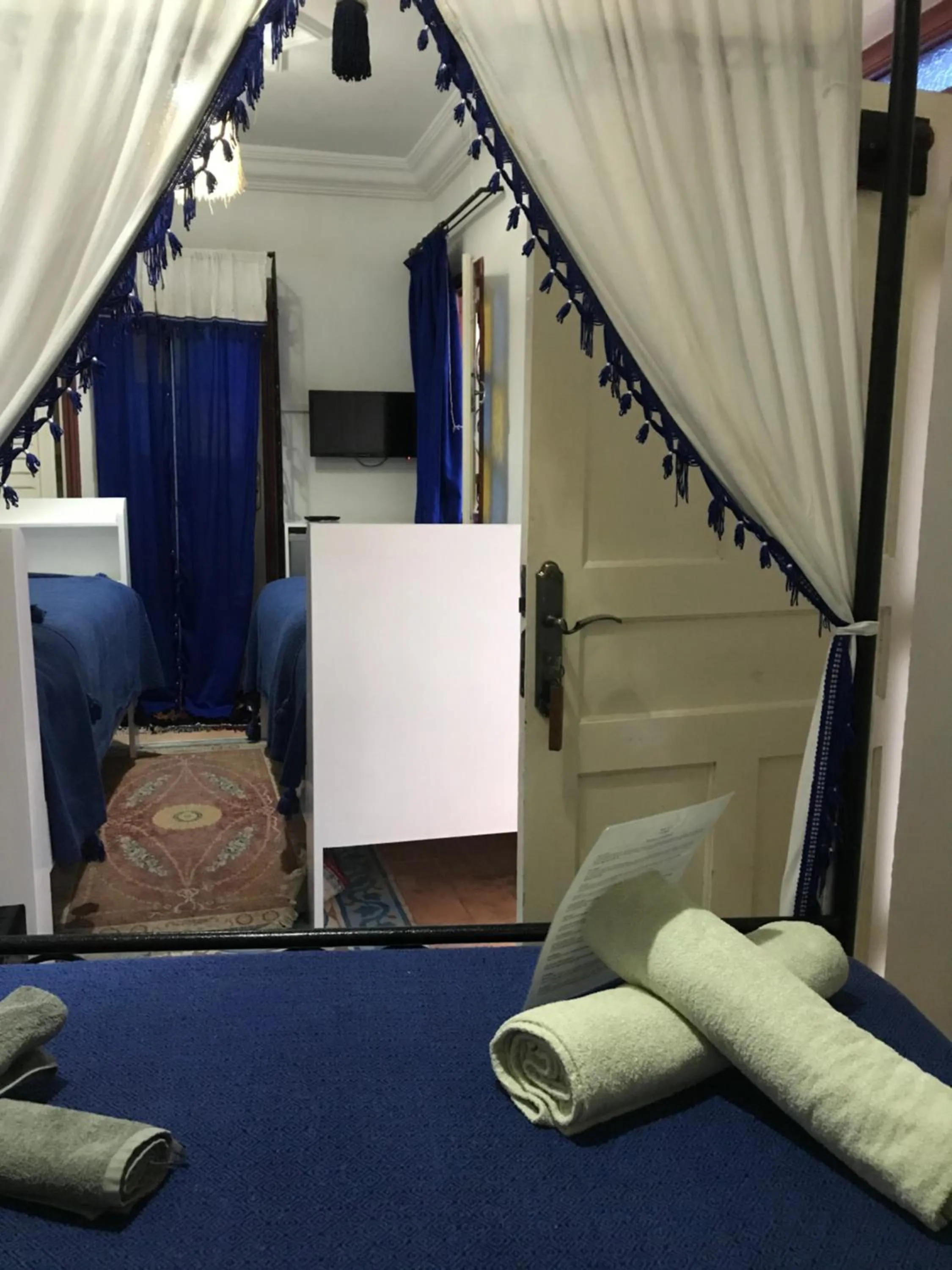 Bedroom, Bed in Hôtel Riad Gnaoua