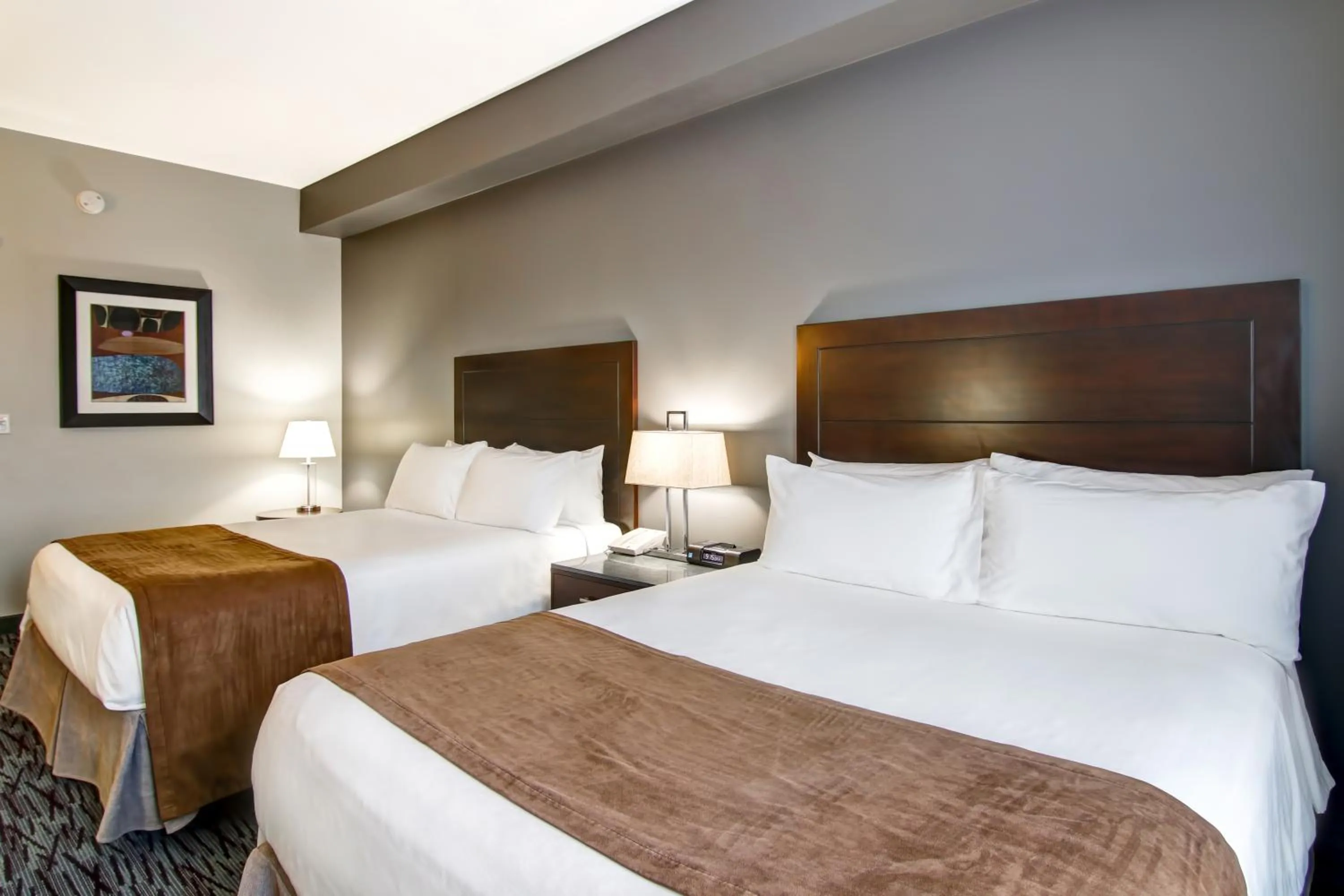 Bed in Best Western Plus Brandon Inn