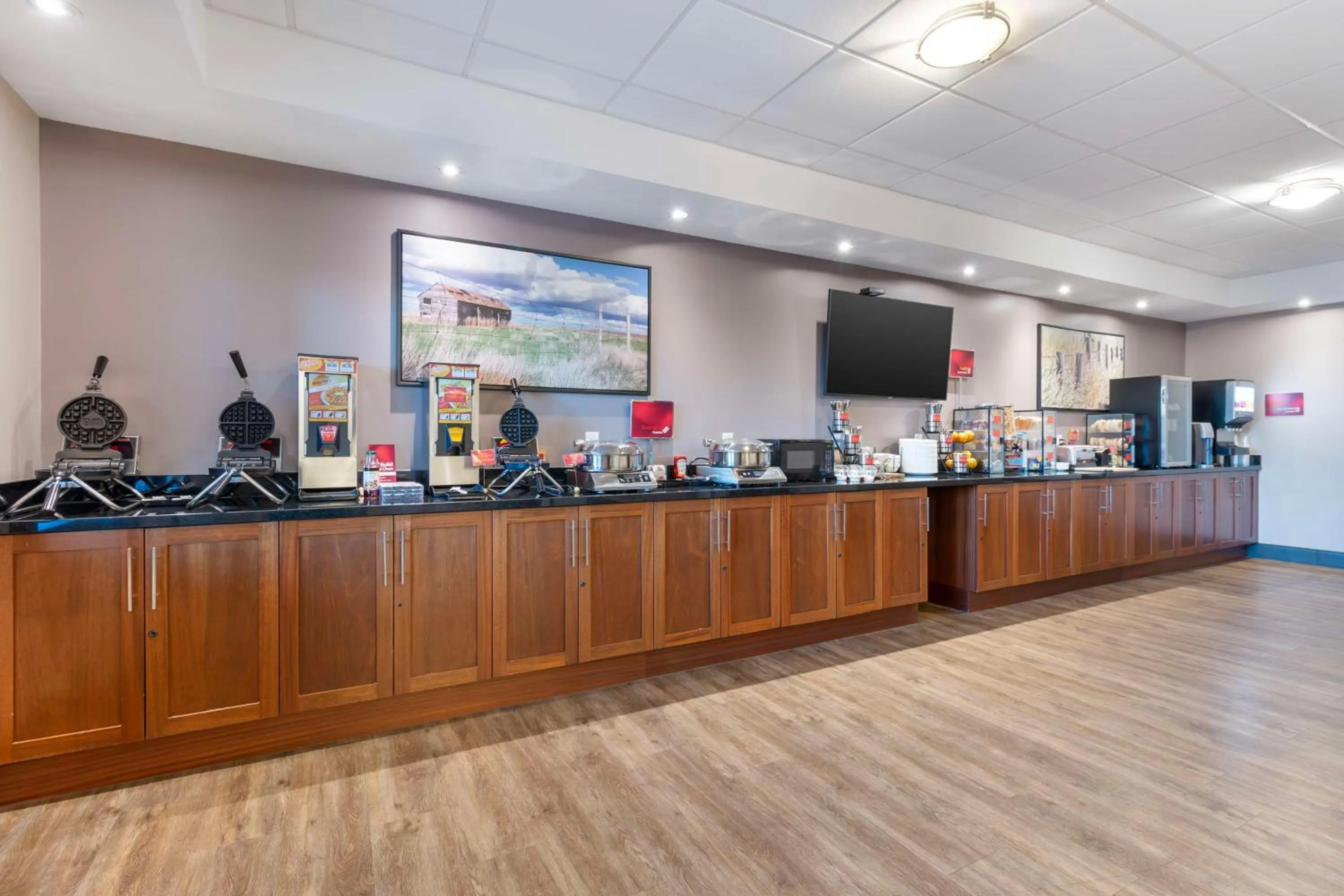 Breakfast in Best Western Plus Brandon Inn