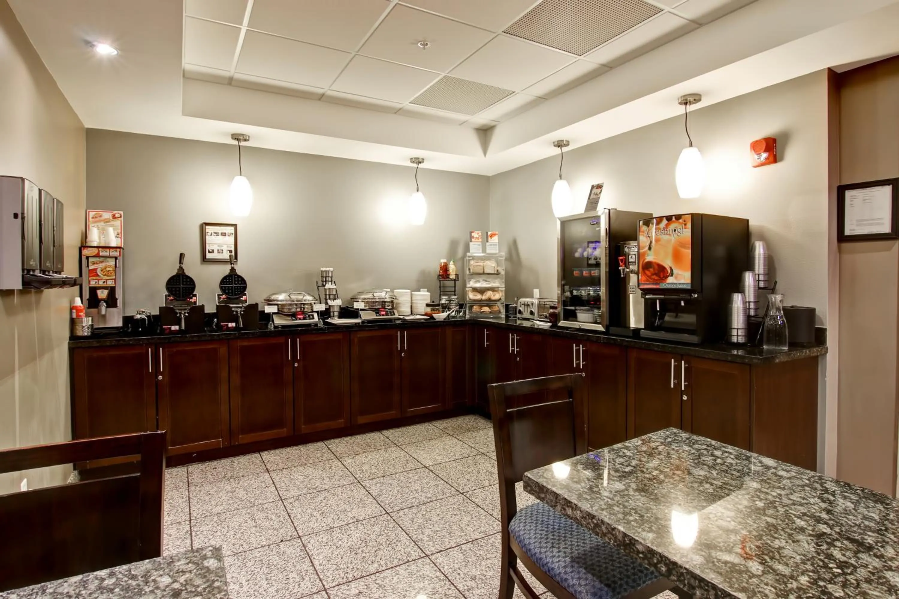 Breakfast in Best Western Plus Brandon Inn