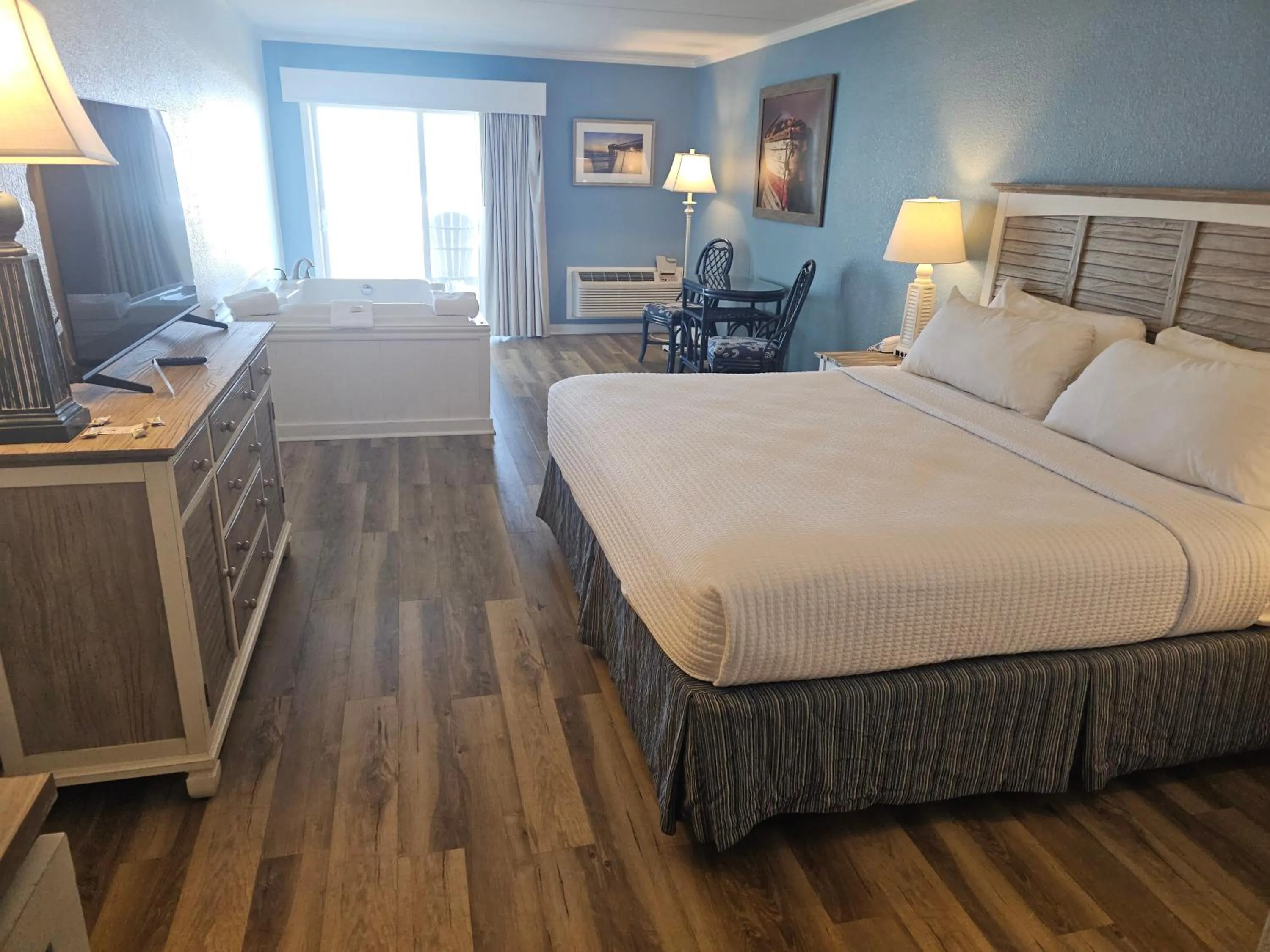 Bed in Surf Side Hotel