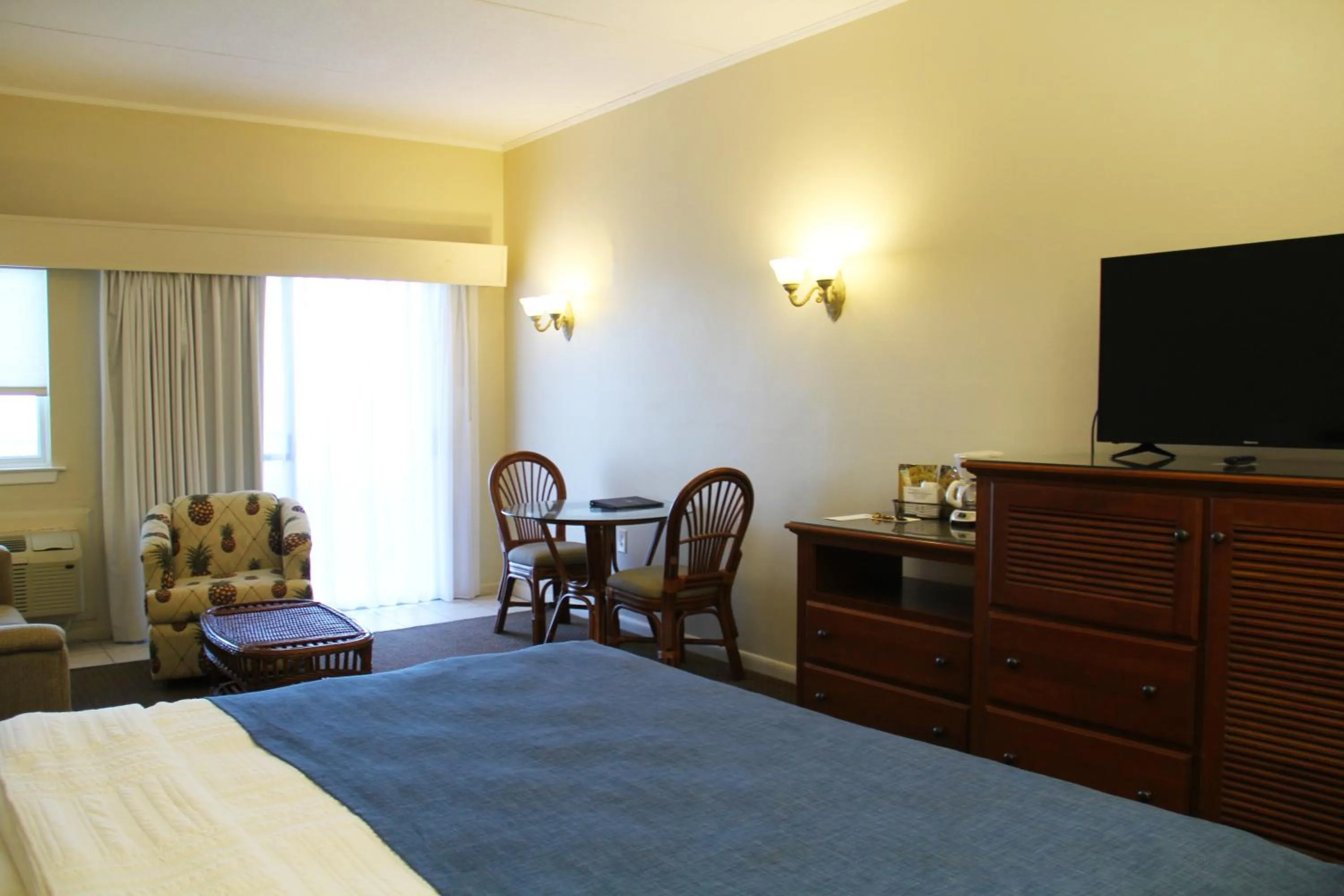 Bed in Surf Side Hotel