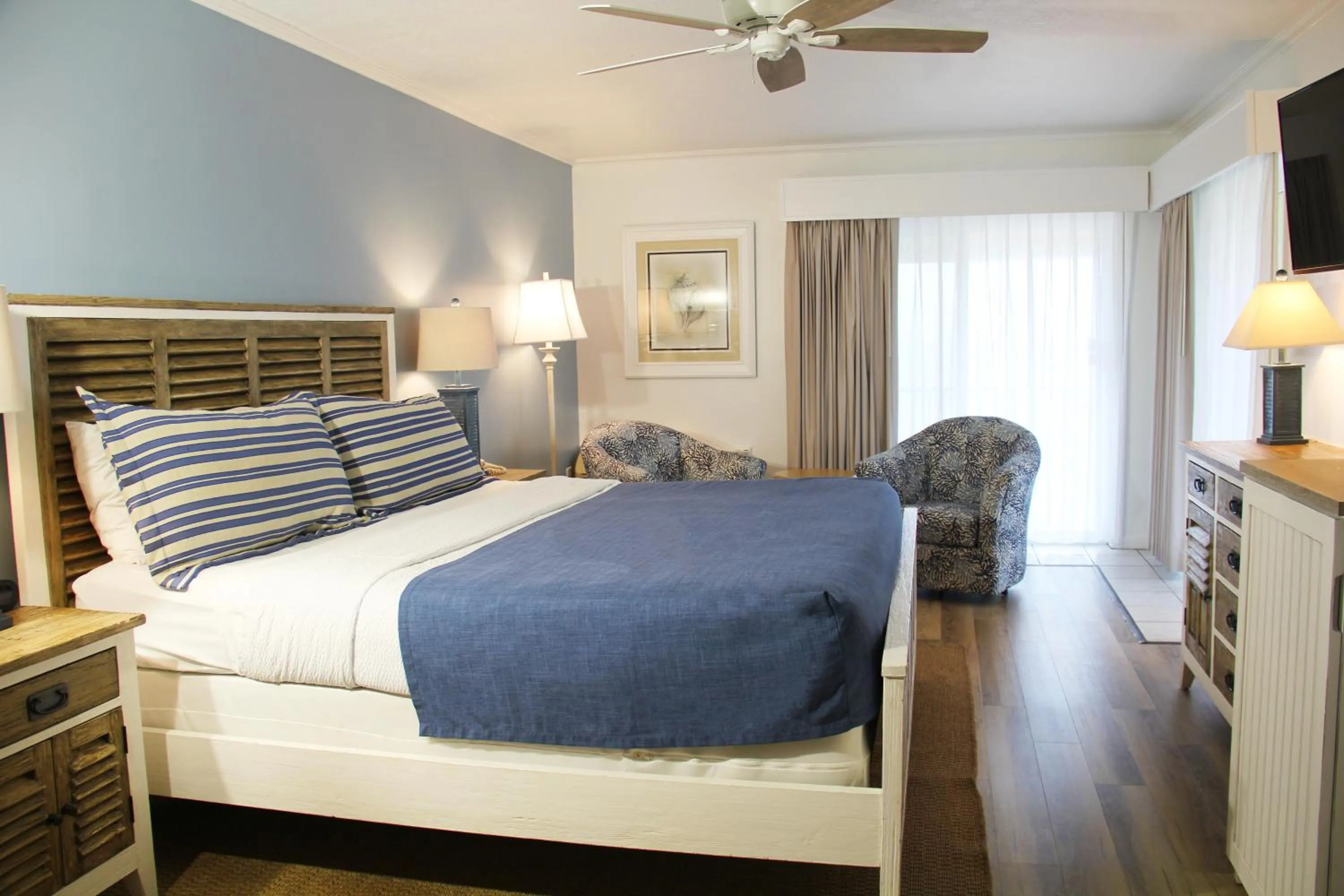 Bed in Surf Side Hotel