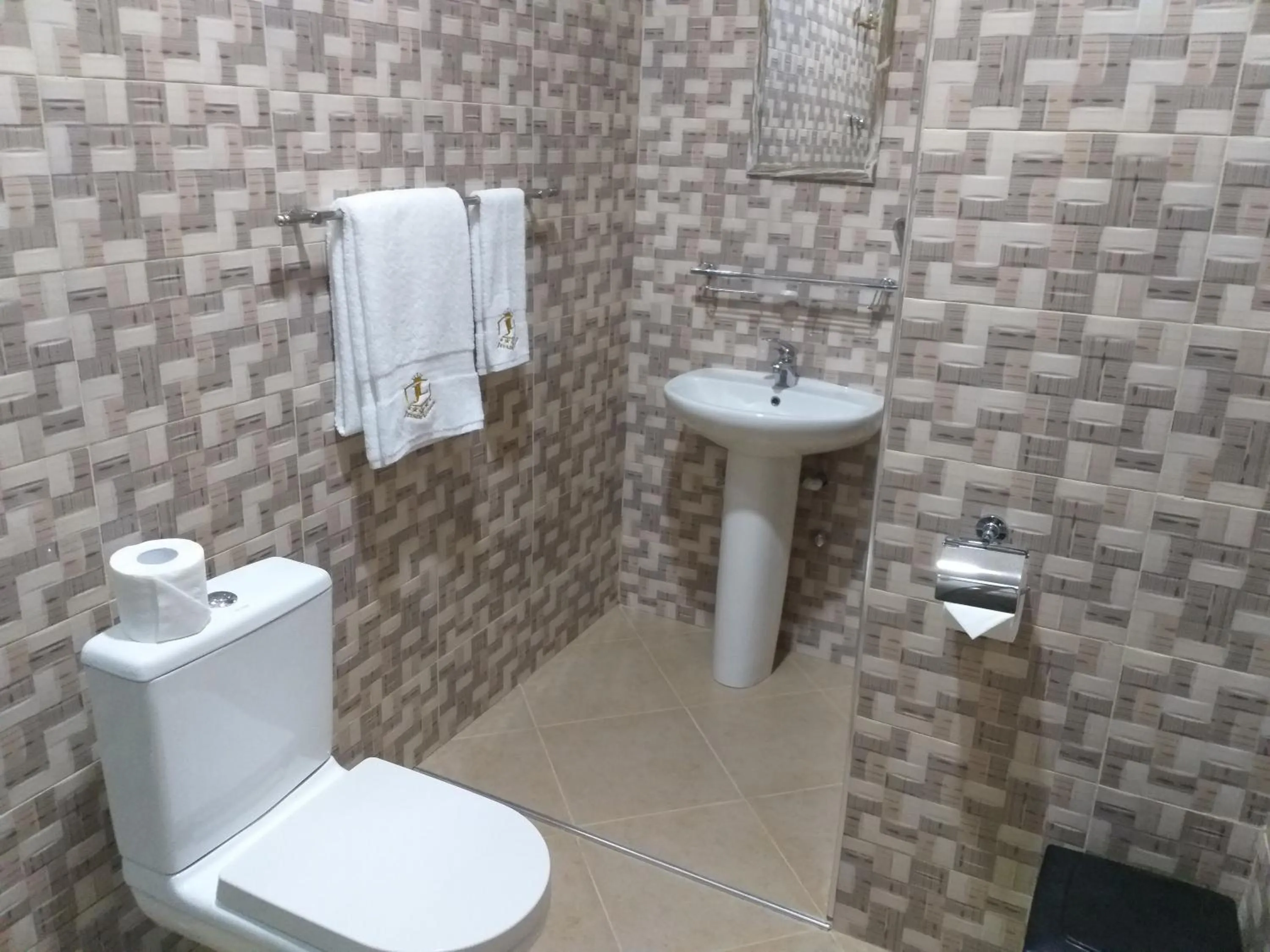 Bathroom in Jeyads Lodge