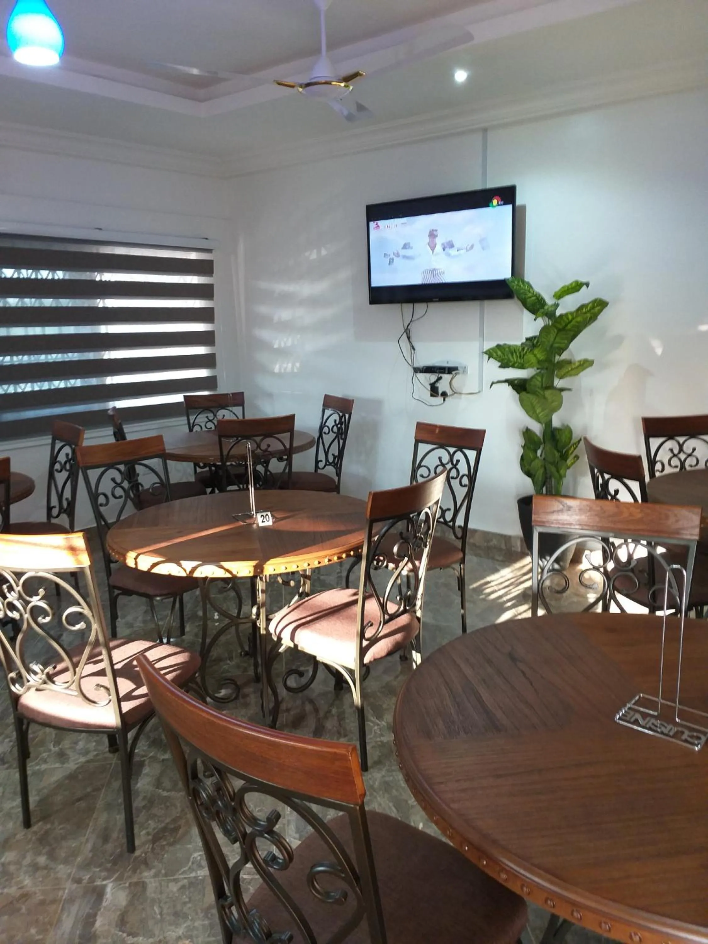 Dining area in Jeyads Lodge