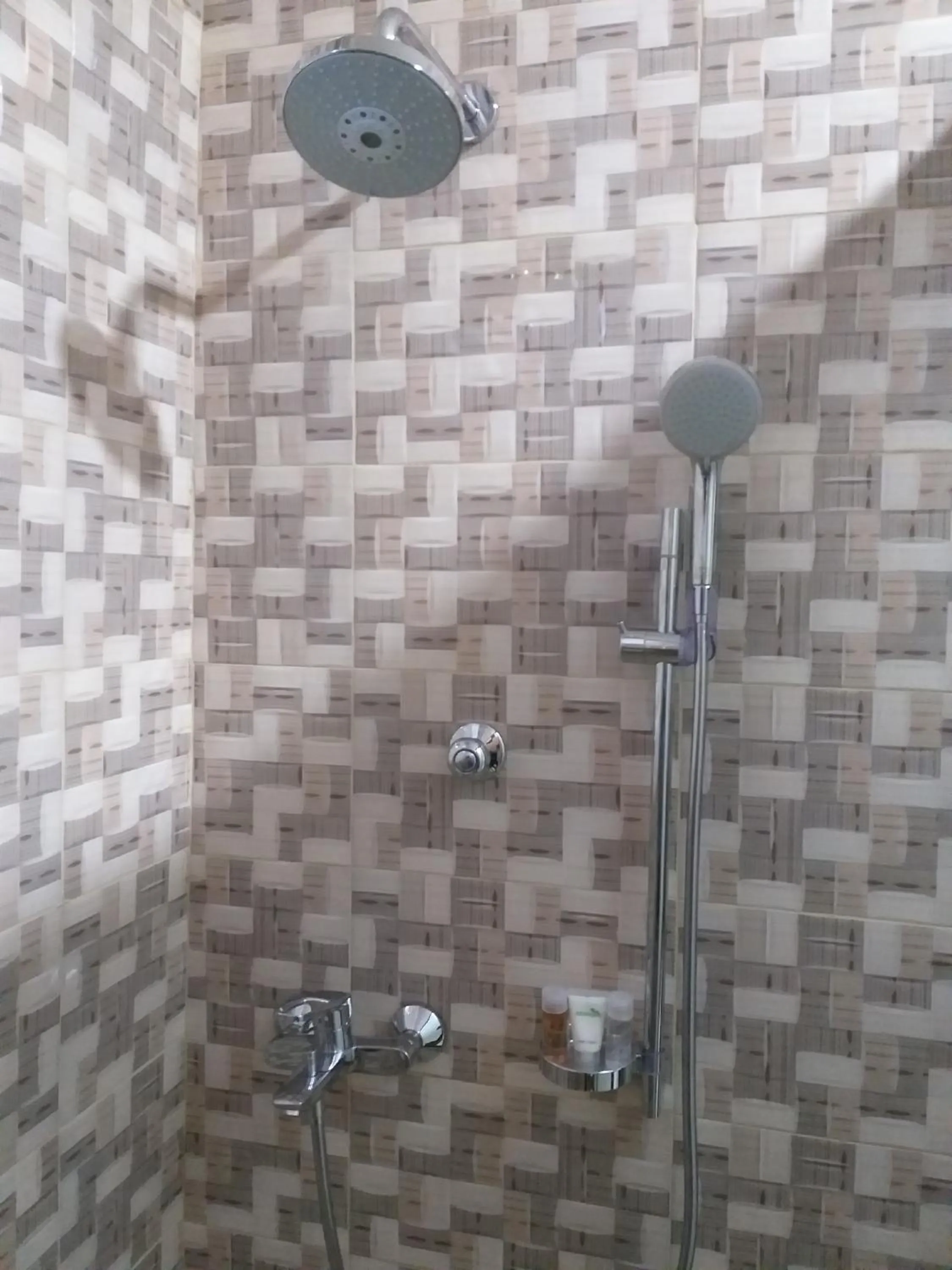 Shower in Jeyads Lodge