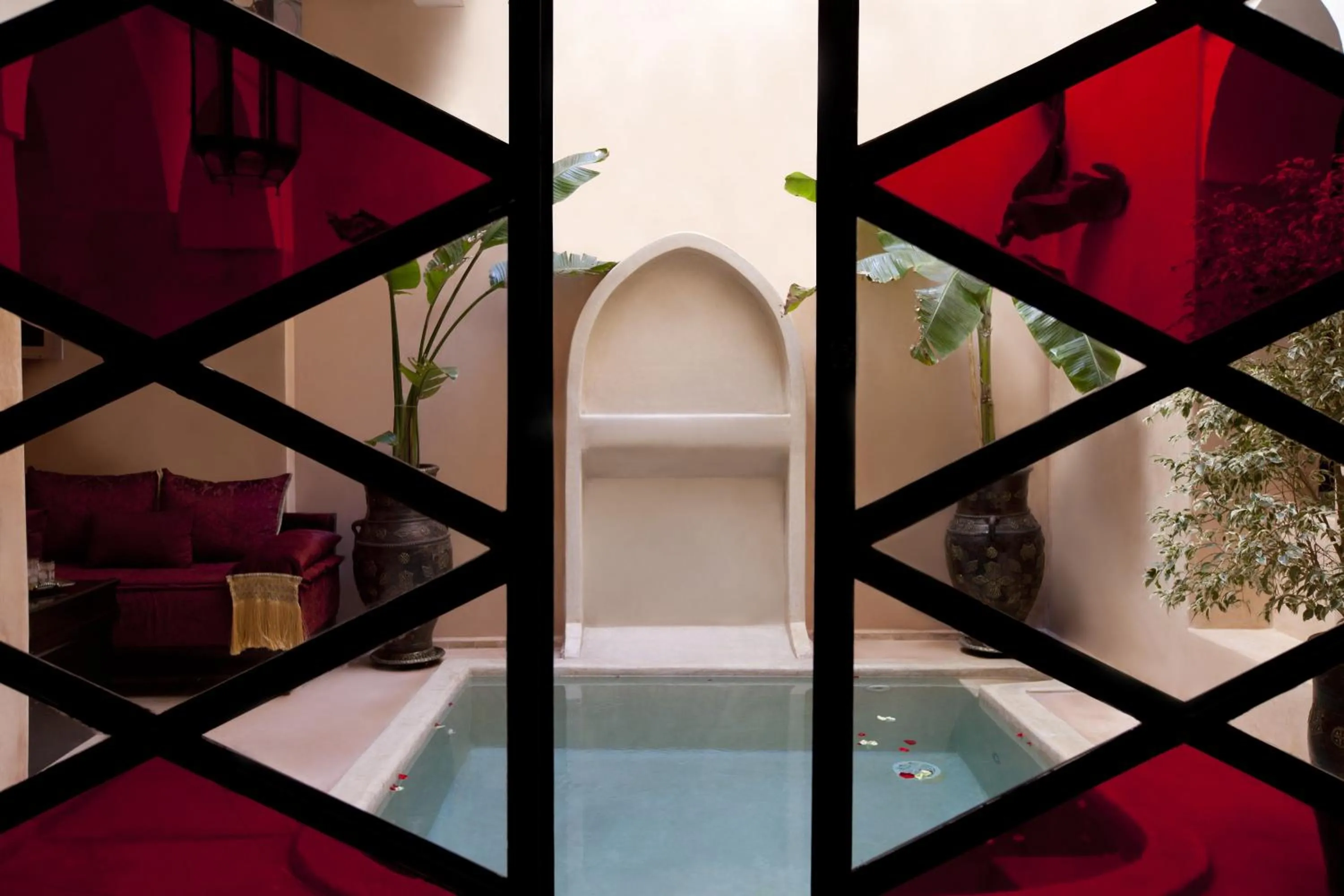 Swimming pool in Riad Le Rubis
