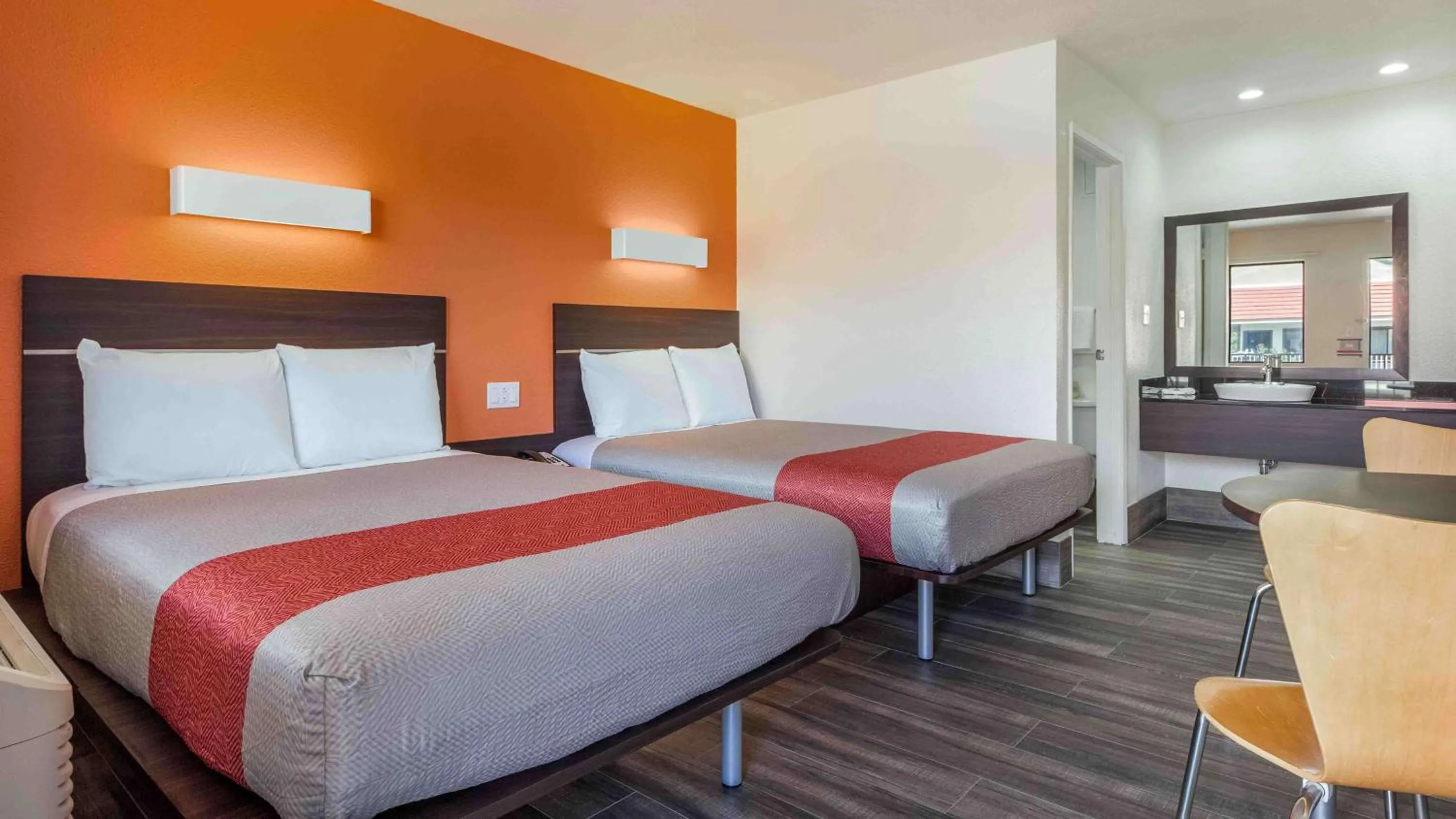 Bedroom, Bed in Motel 6-Fremont, CA - South