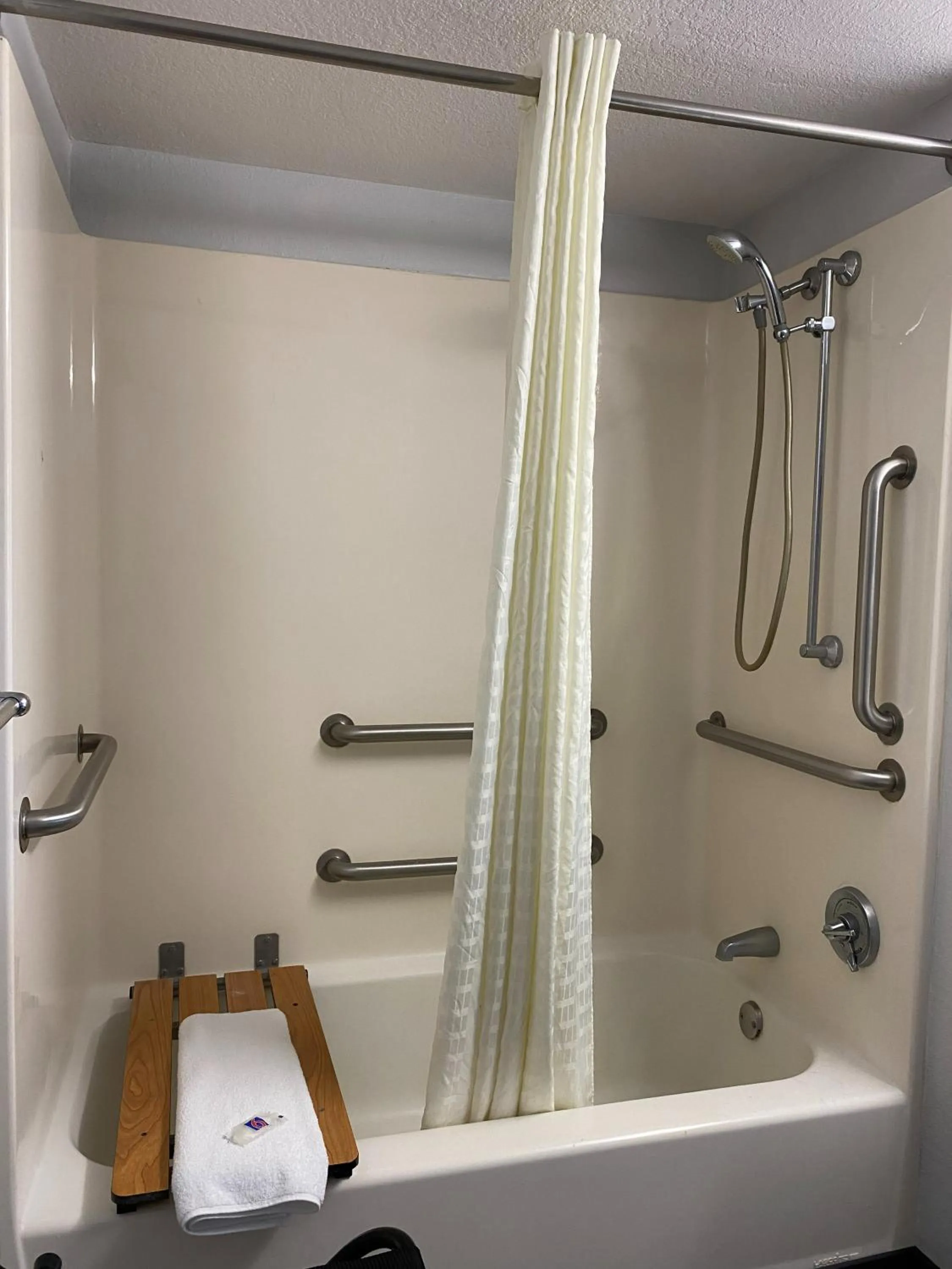 Shower in Motel 6-Lantana West Palm Beach, FL