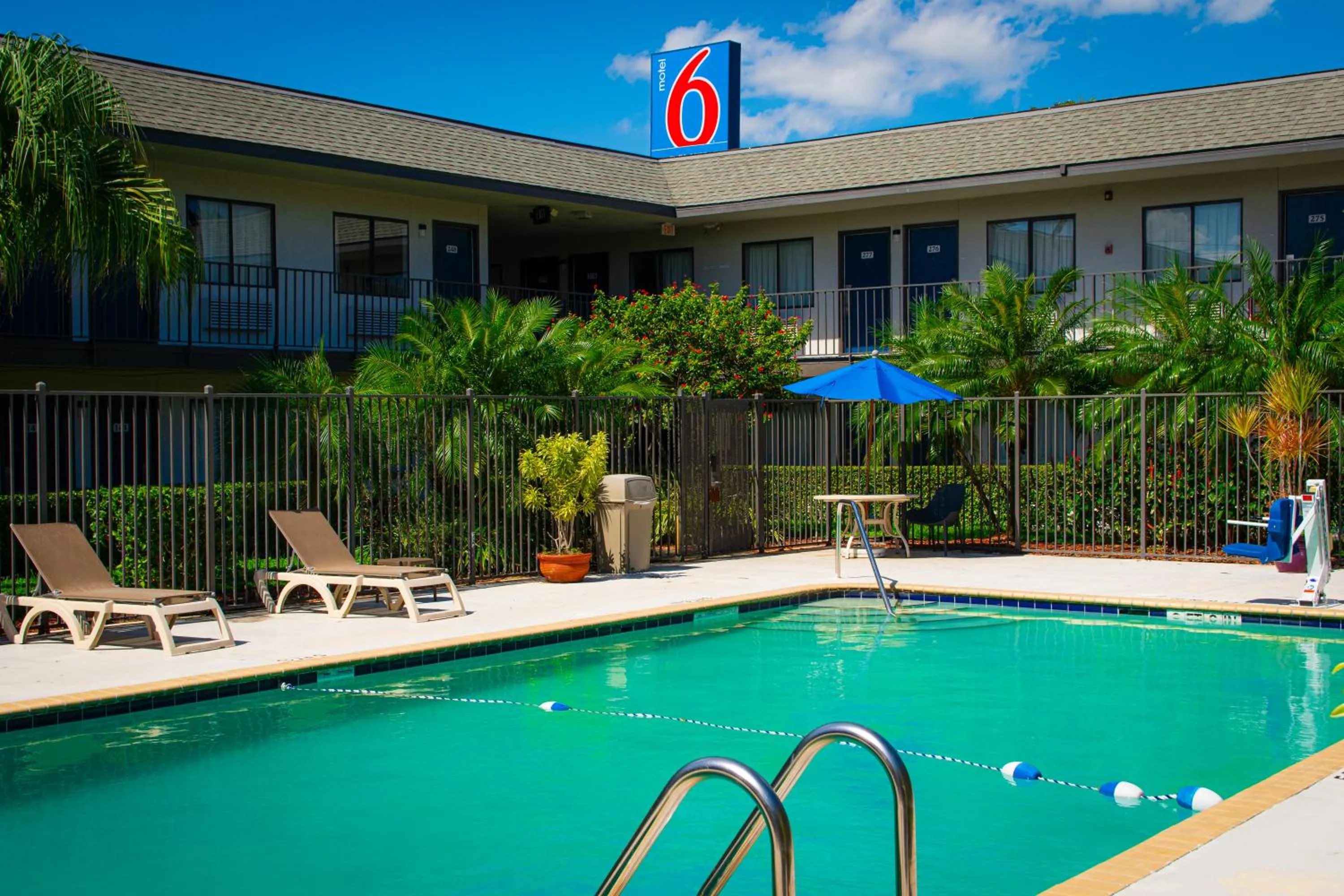 Swimming pool in Motel 6-Lantana West Palm Beach, FL