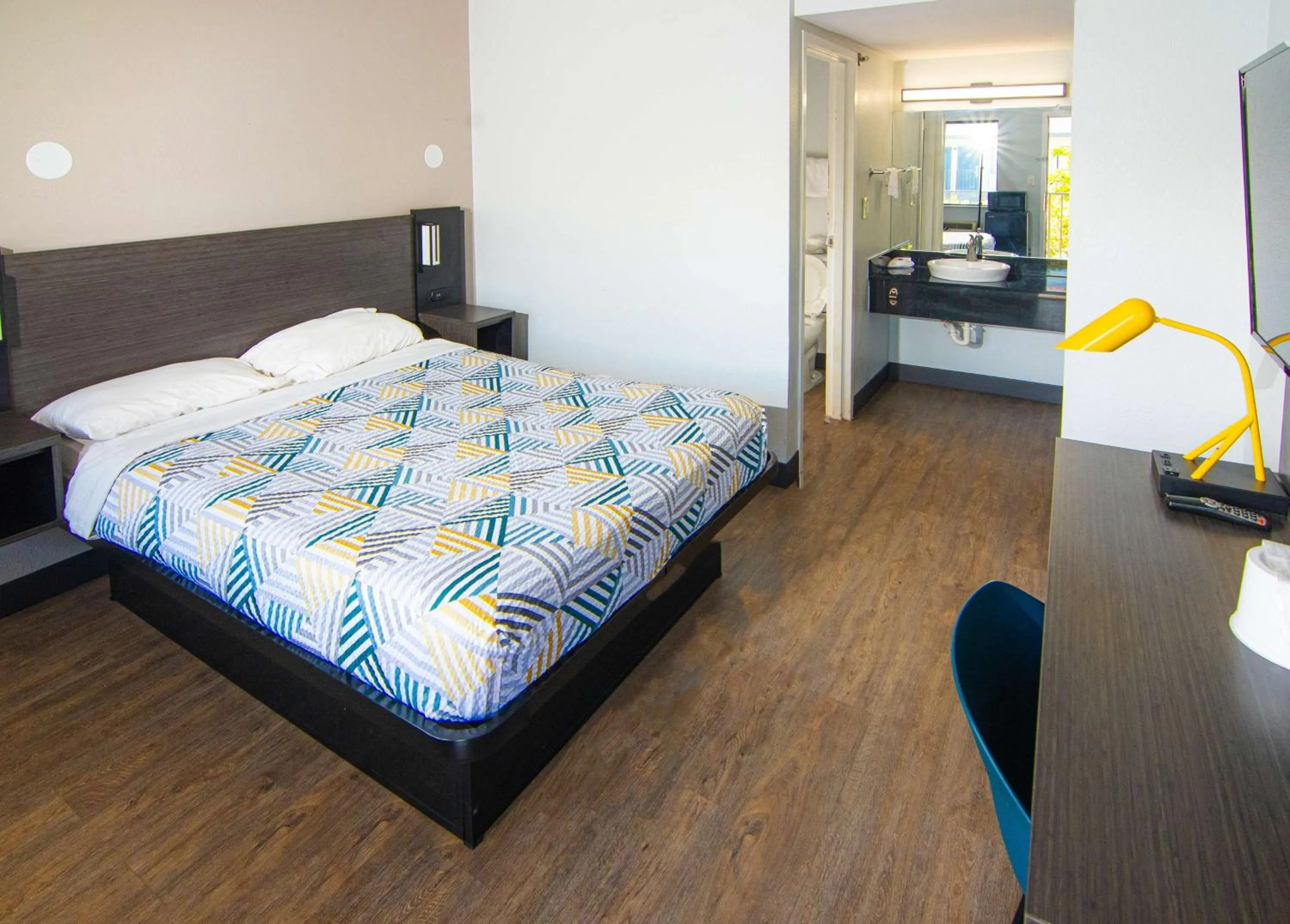 Bedroom, Bed in Motel 6-Lantana West Palm Beach, FL