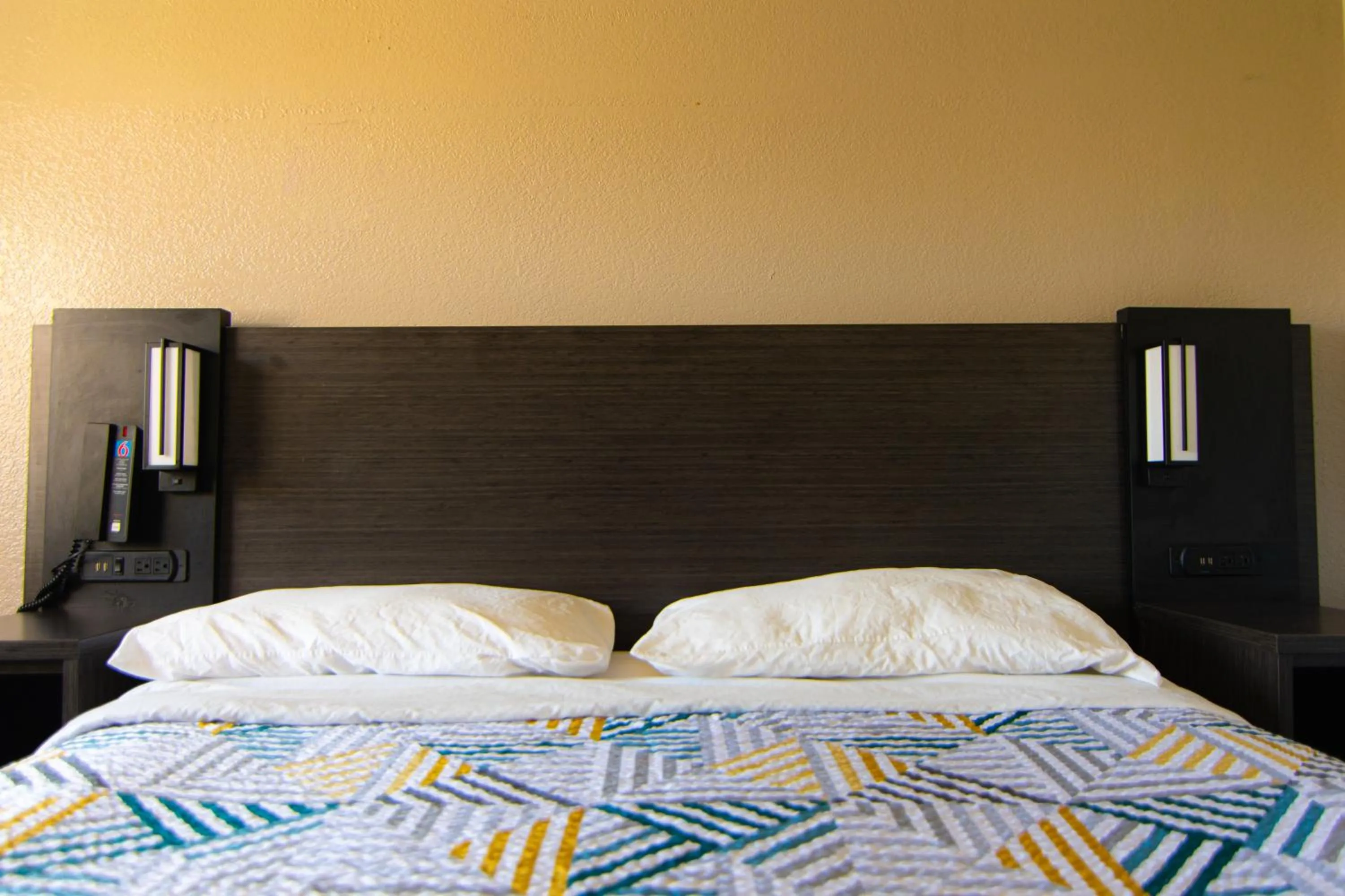 Bed in Motel 6-Lantana West Palm Beach, FL