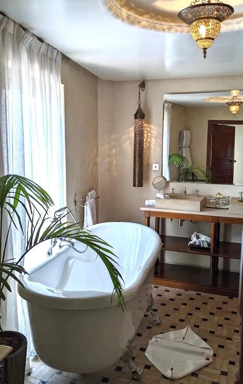 Bathroom, Bed in Riad Mayfez Suites & Spa
