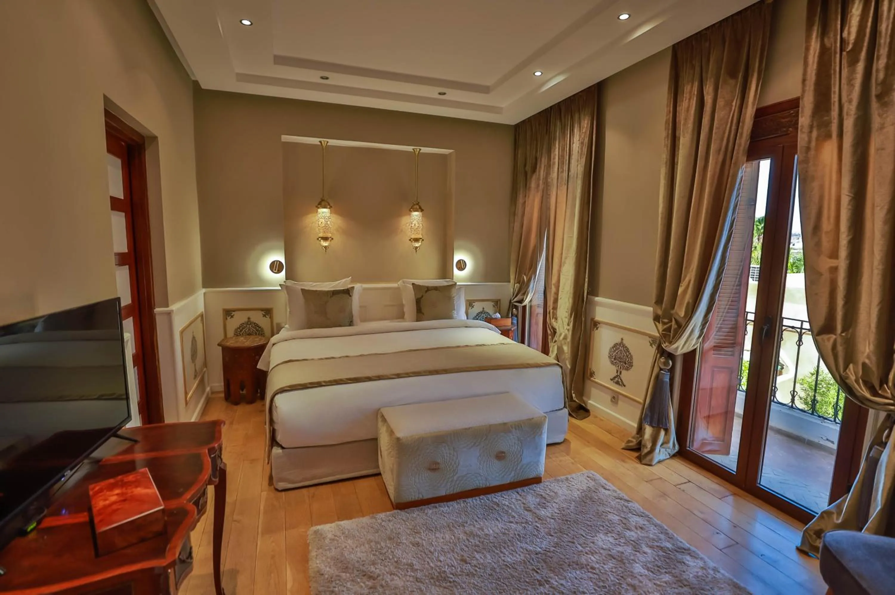 Bed in Riad Mayfez Suites & Spa