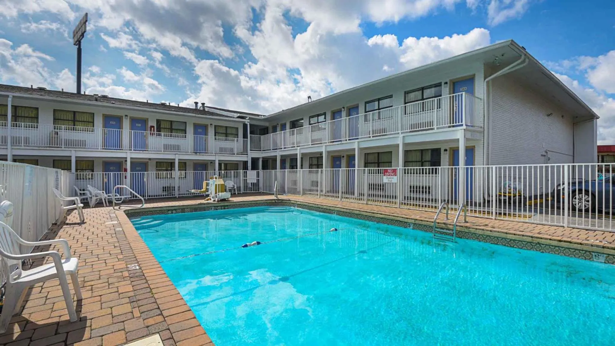 Property building in Motel 6 Chattanooga, TN