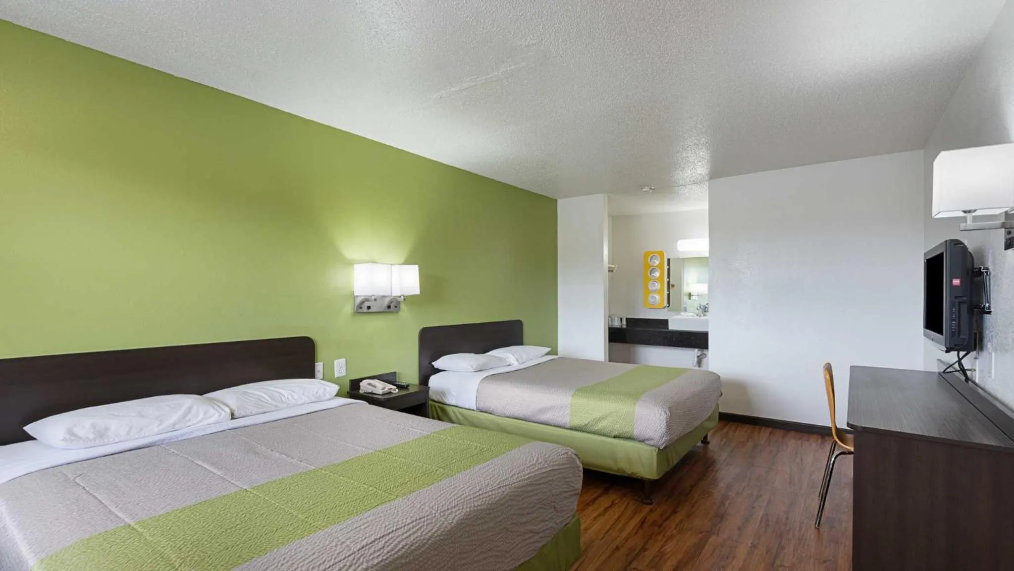 Bedroom, Bed in Motel 6 Chattanooga, TN