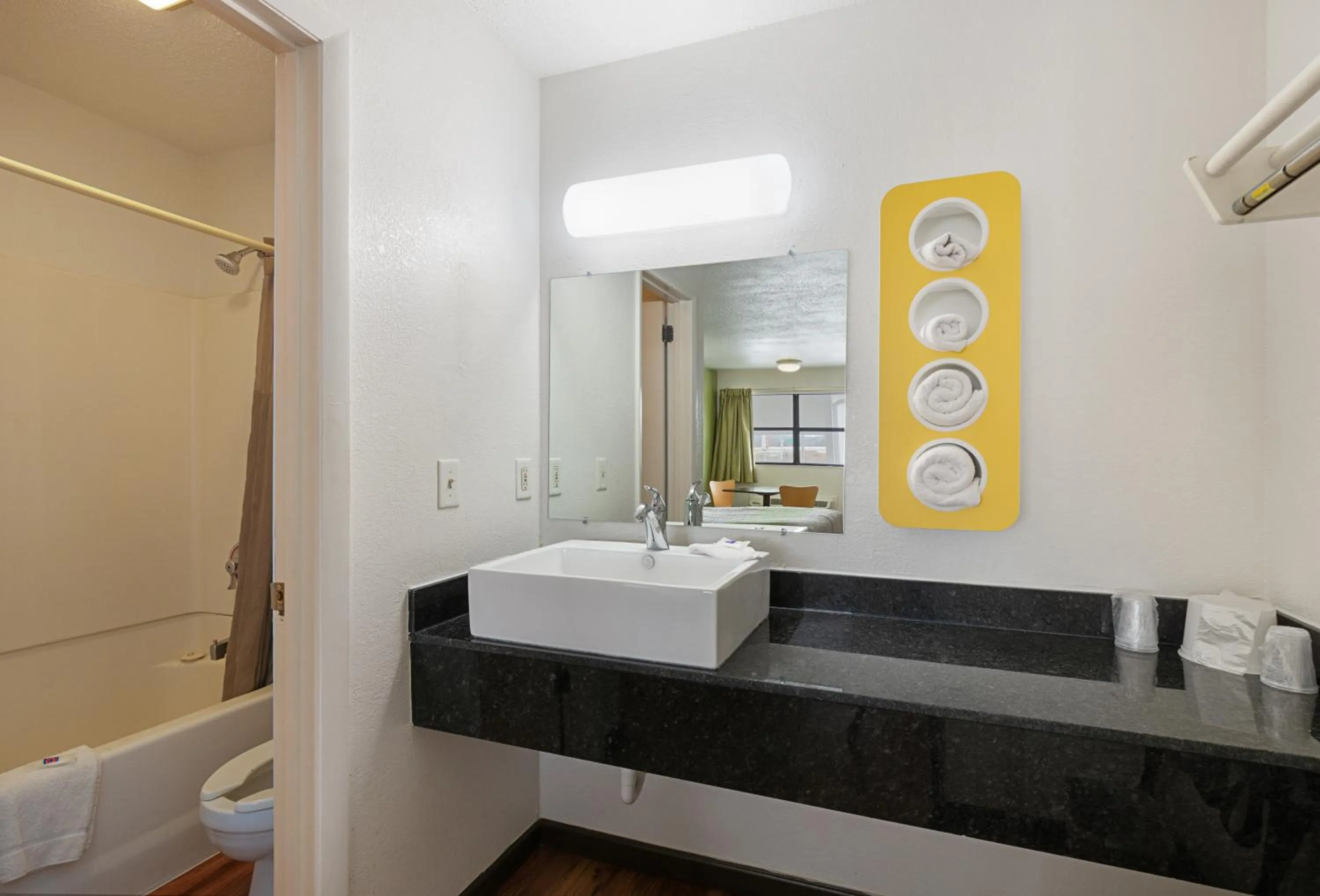 Bathroom, Bed in Motel 6 Chattanooga, TN