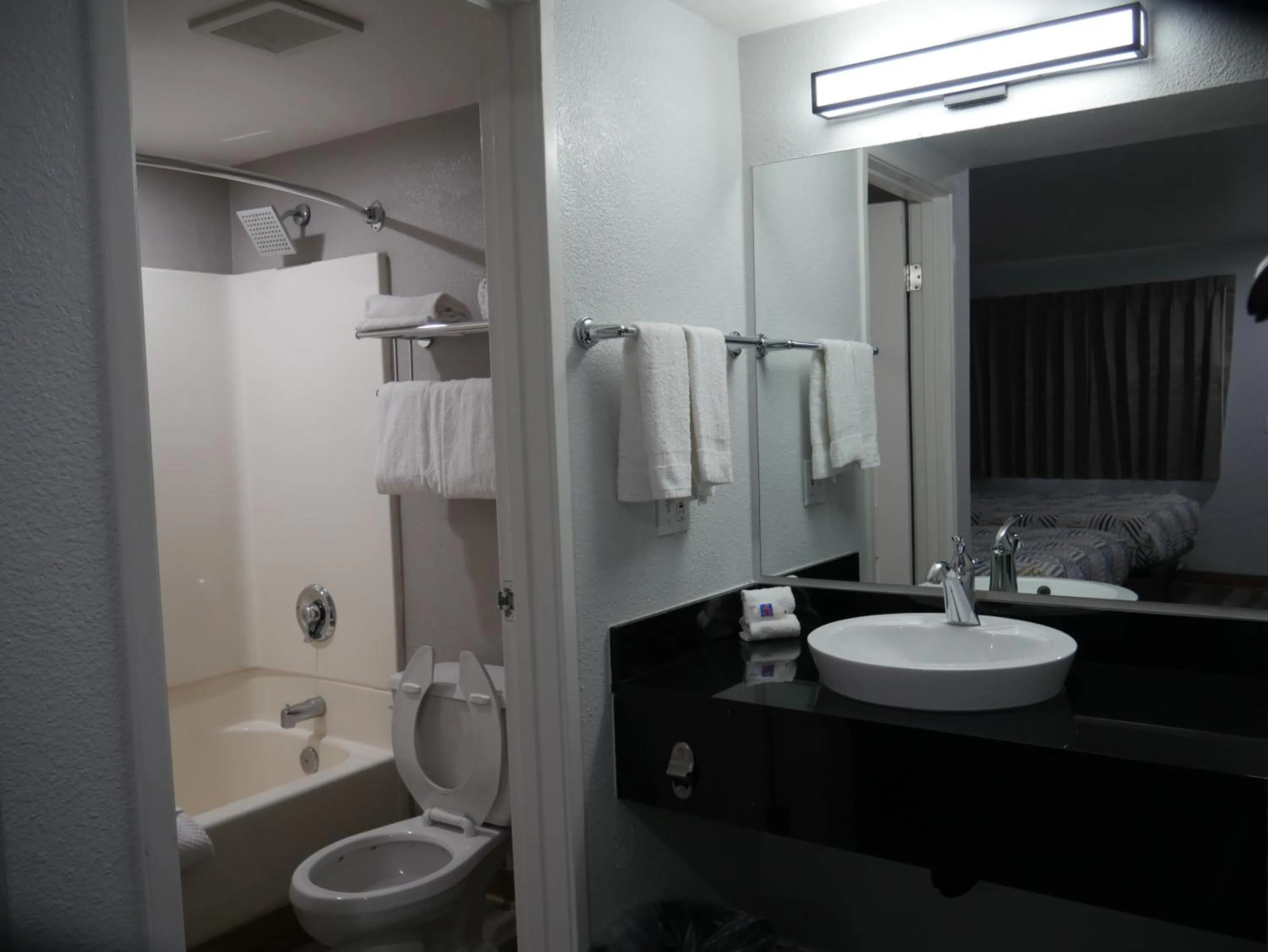 Bathroom in Motel 6-Tacoma, WA - South