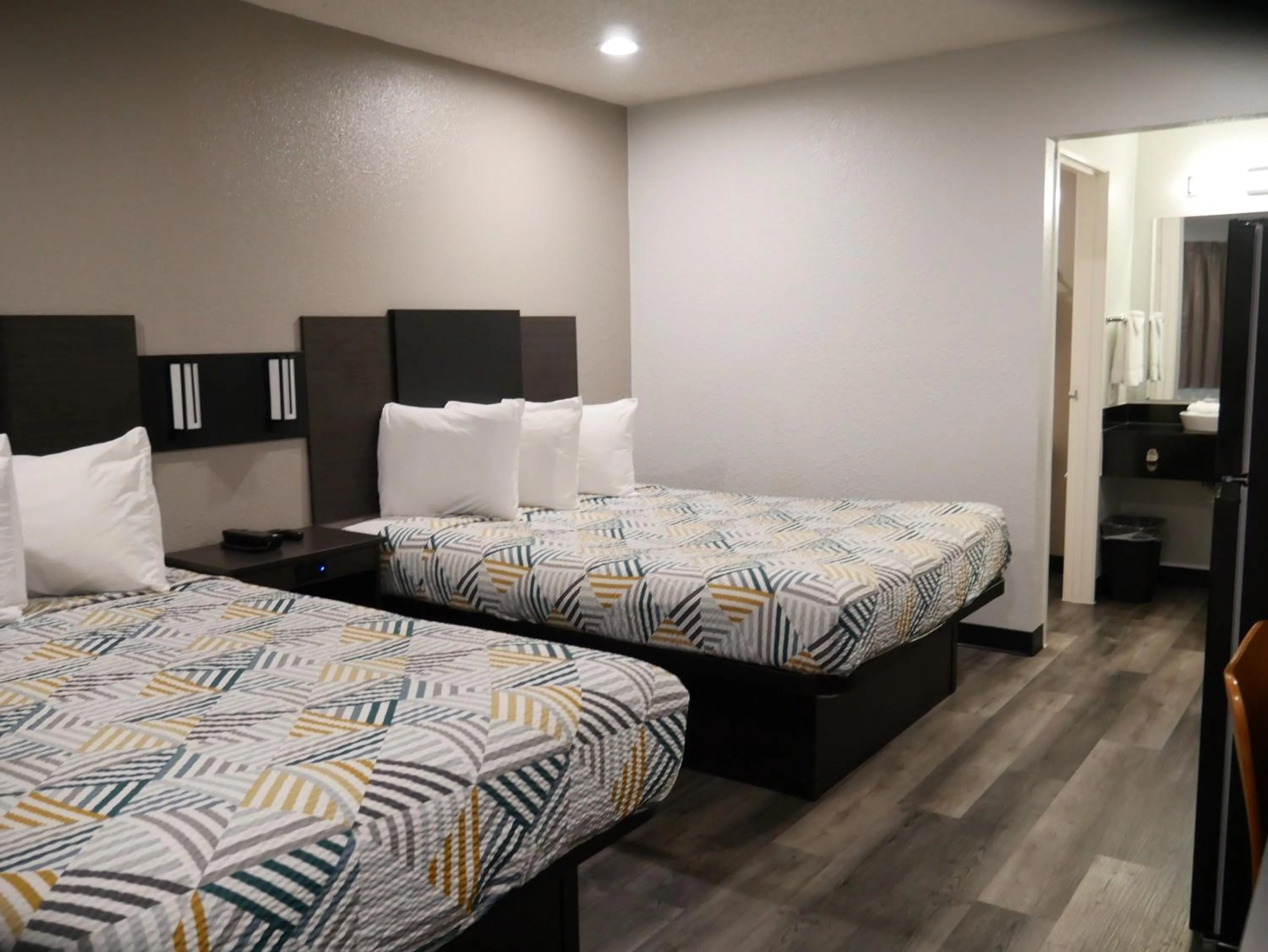 Bedroom, Bed in Motel 6-Tacoma, WA - South