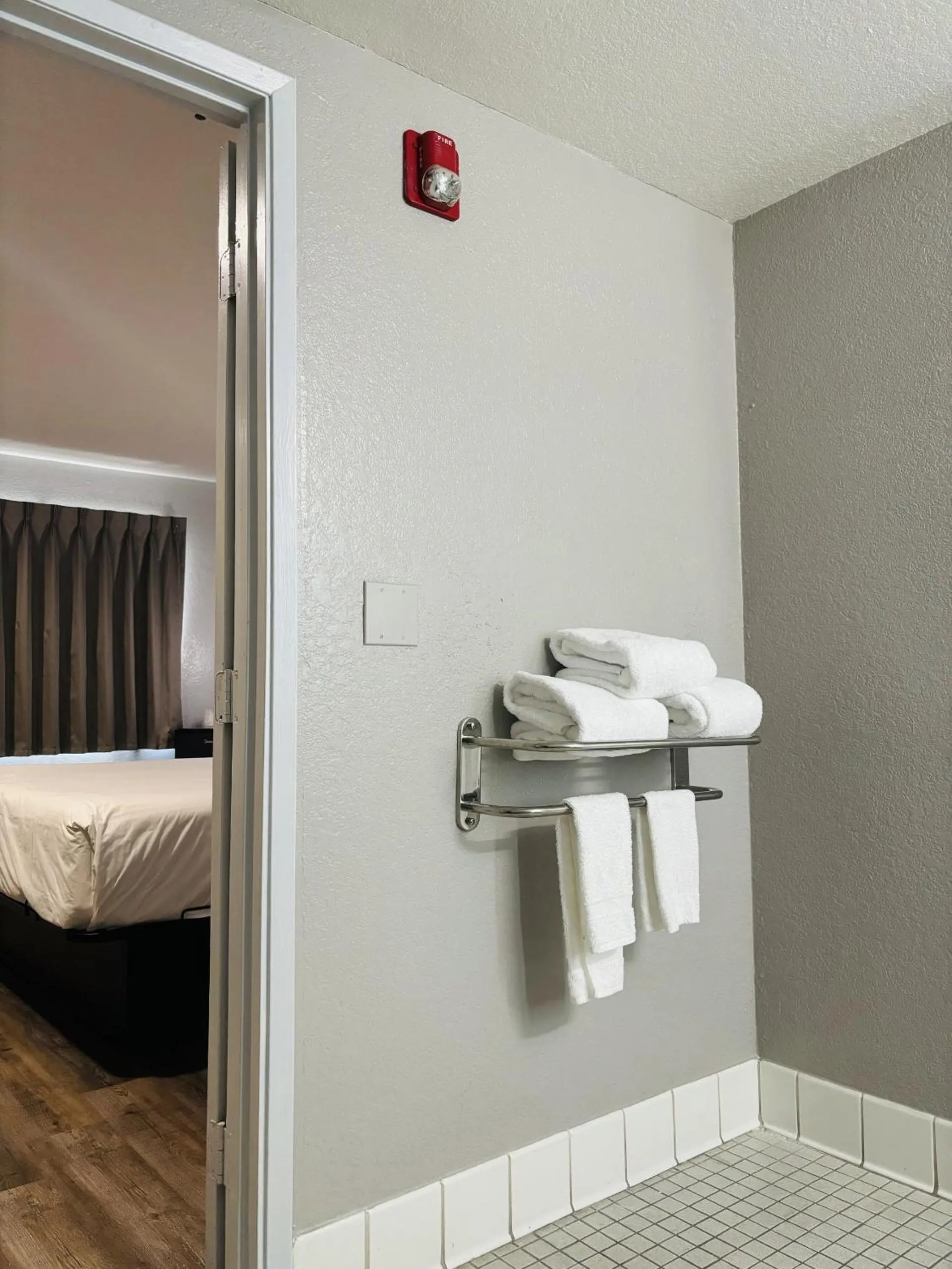 Bedroom, Bed in Motel 6-Santa Ana, CA