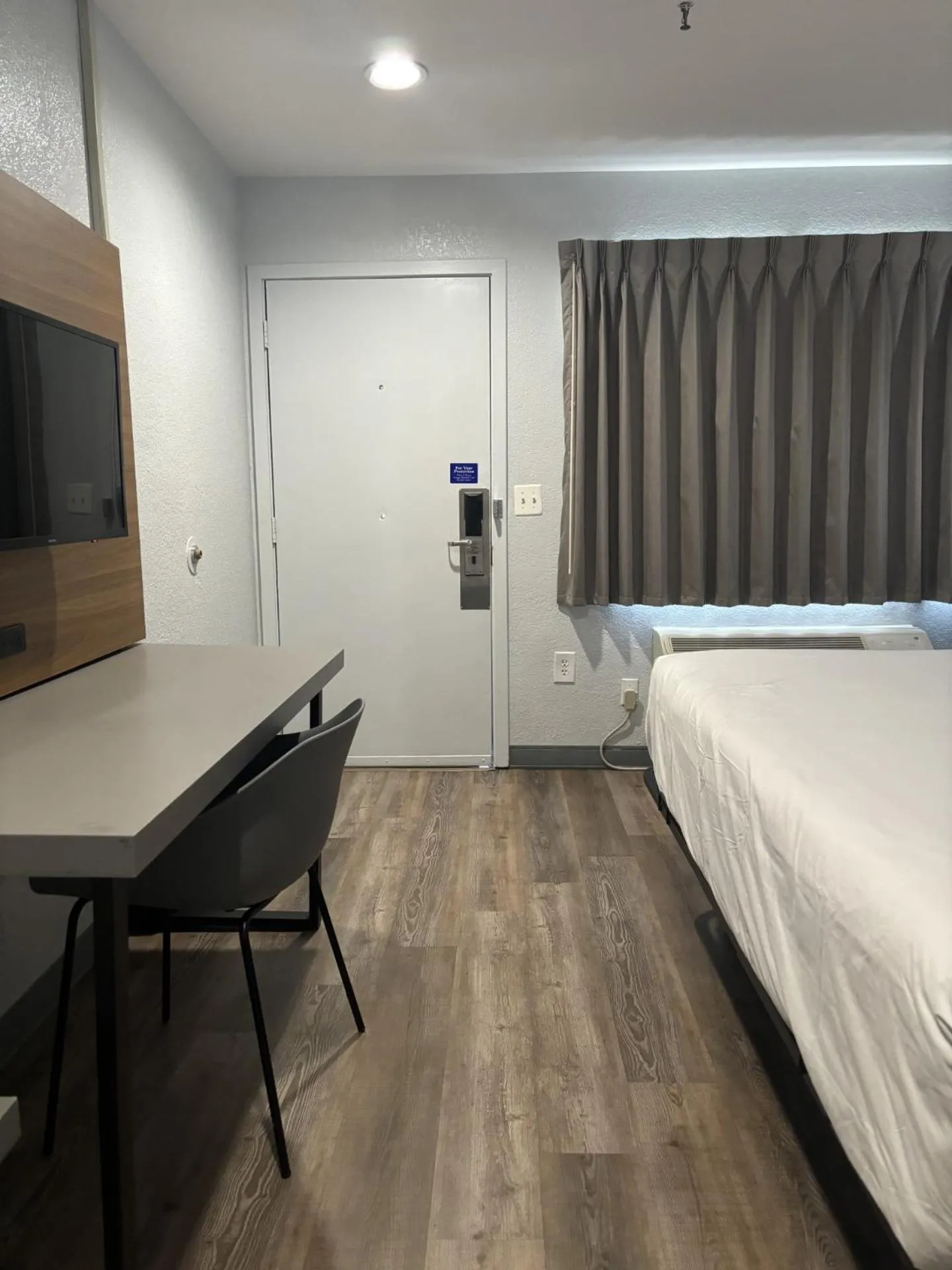 Bed in Motel 6-Santa Ana, CA