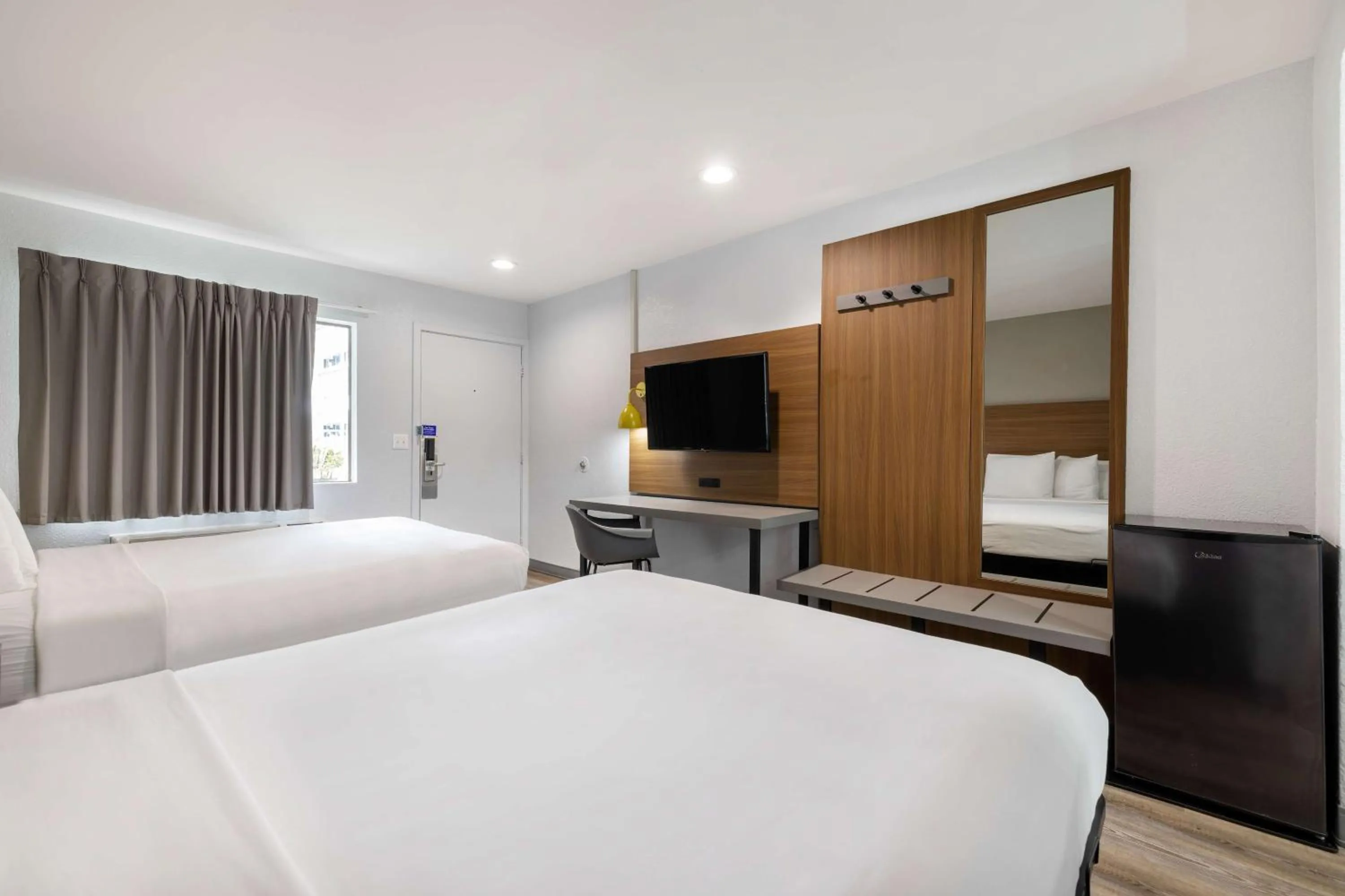 Bedroom, Bed in Motel 6-Santa Ana, CA