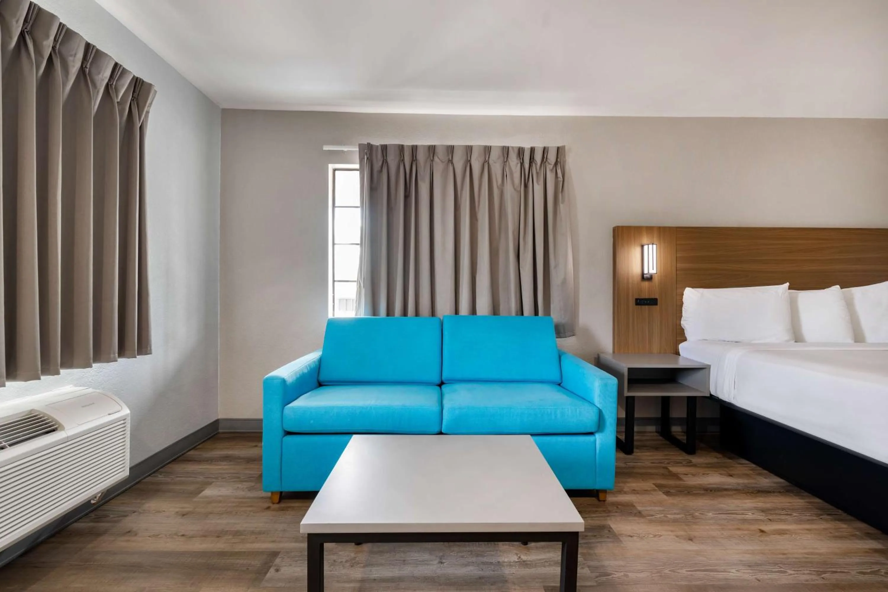 Photo of the whole room, Bed in Motel 6-Santa Ana, CA