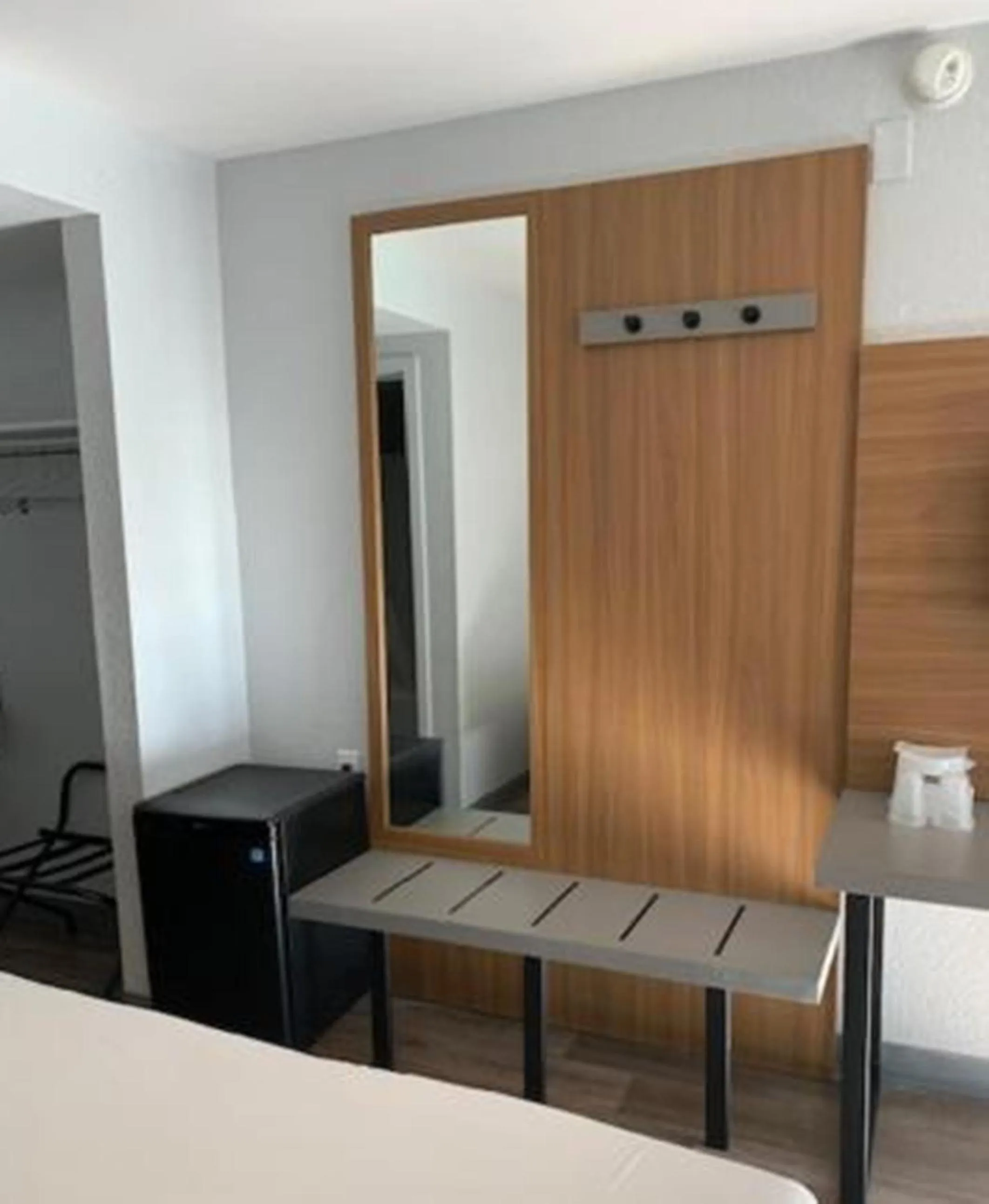 Bedroom, Bed in Motel 6-Santa Ana, CA