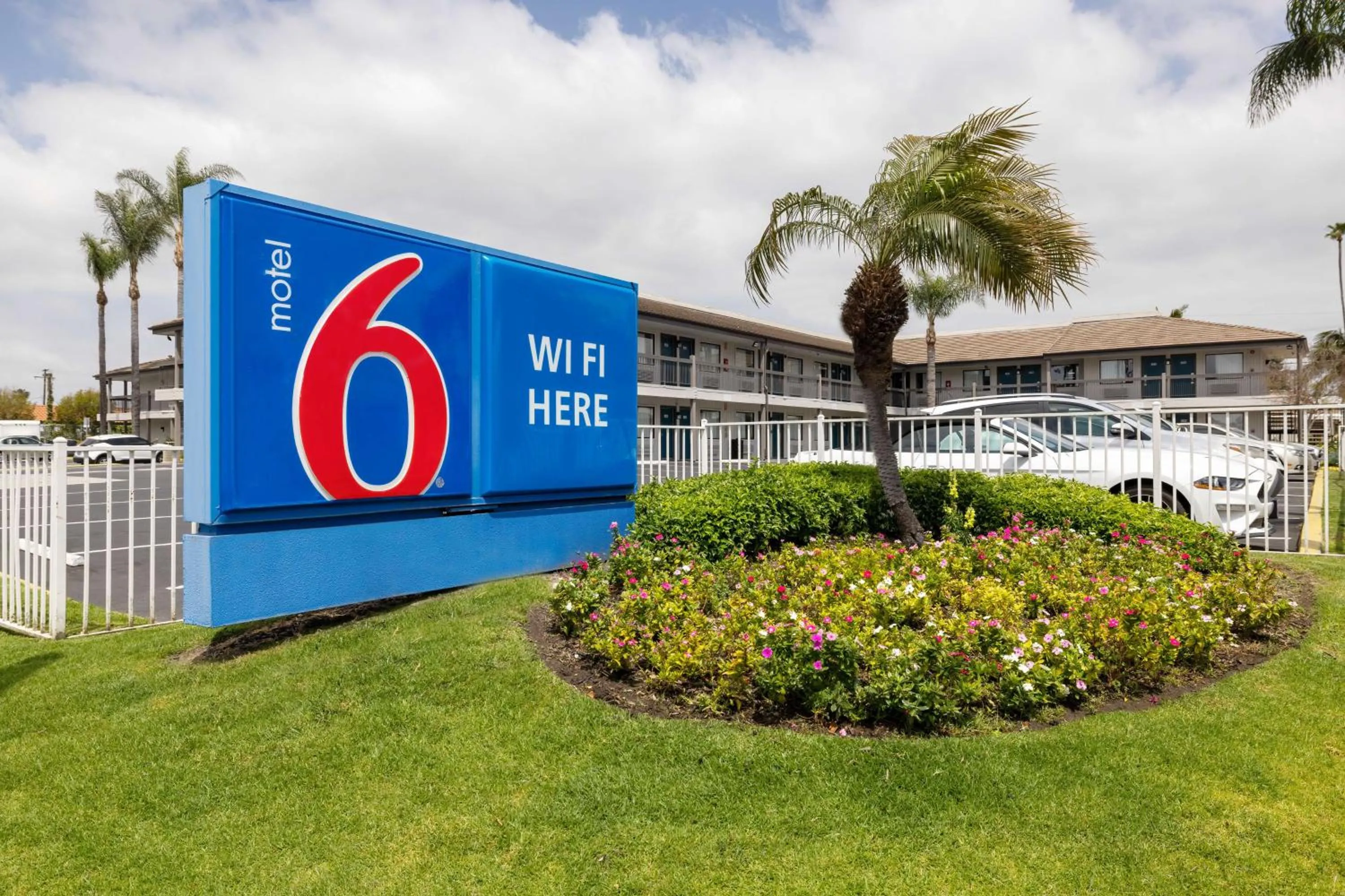 Property building in Motel 6-Santa Ana, CA