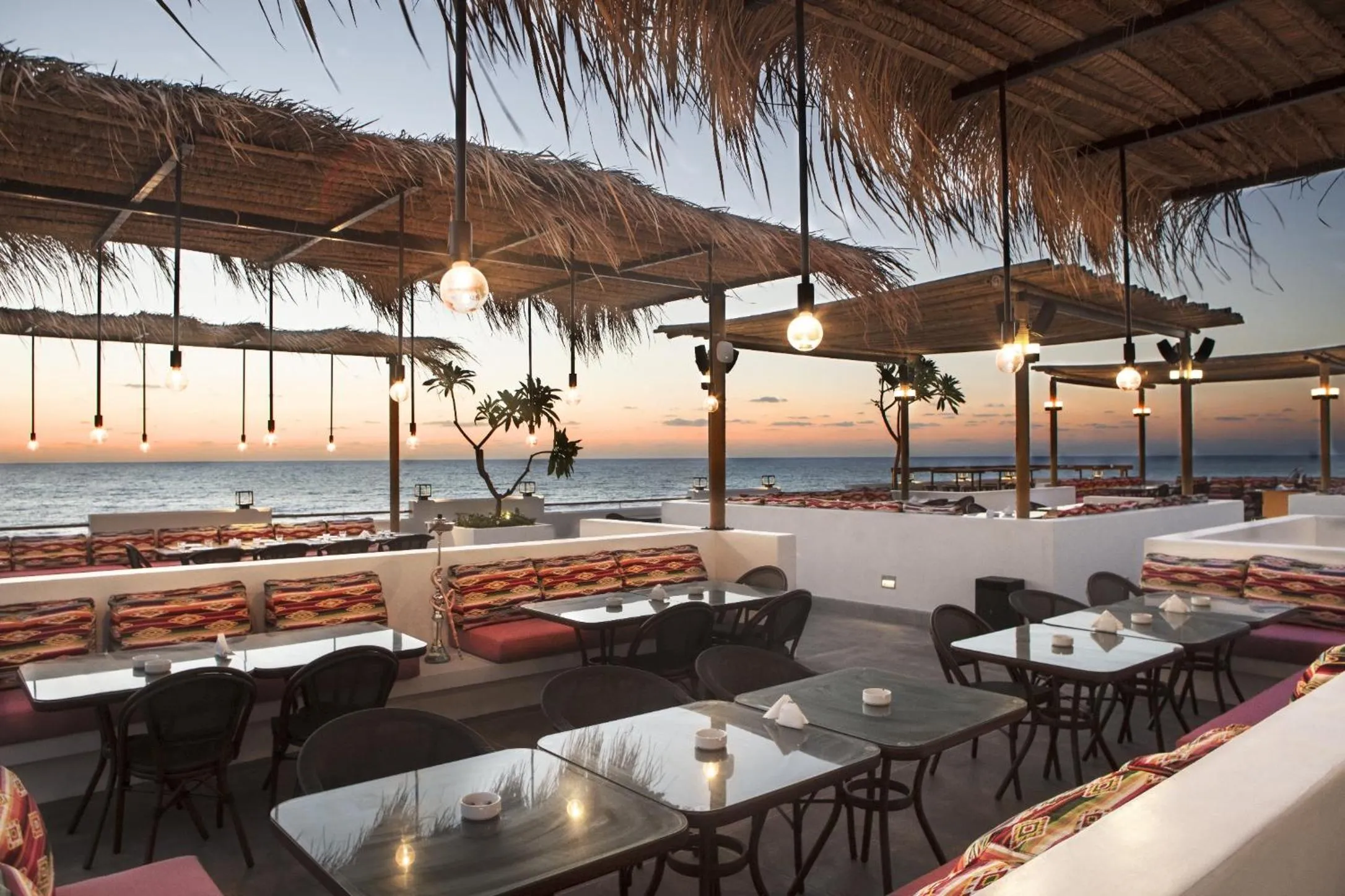 Restaurant/places to eat in La Siesta Hotel & Beach Resort