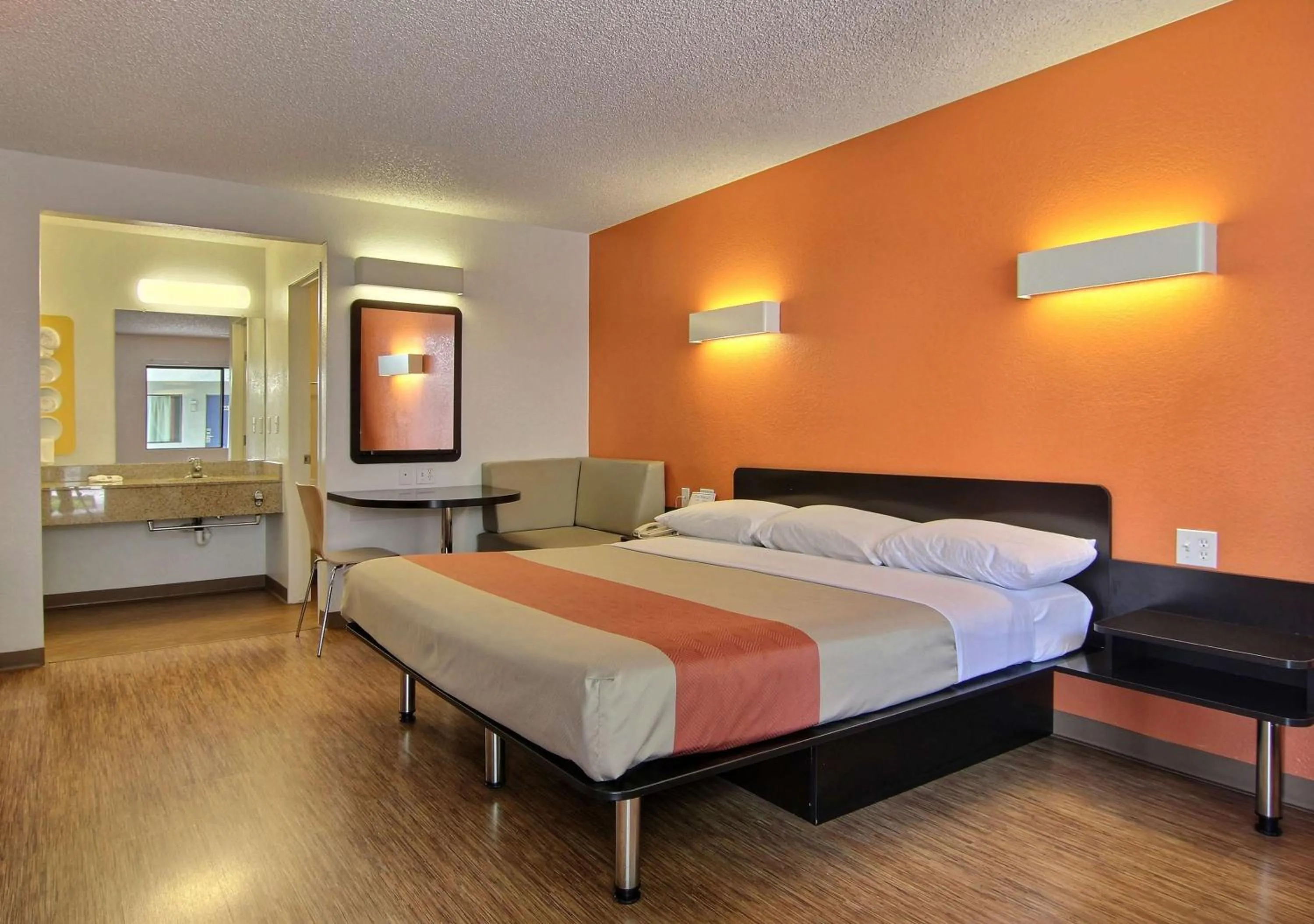 TV and multimedia in Motel 6-Albuquerque, NM - Coors Road