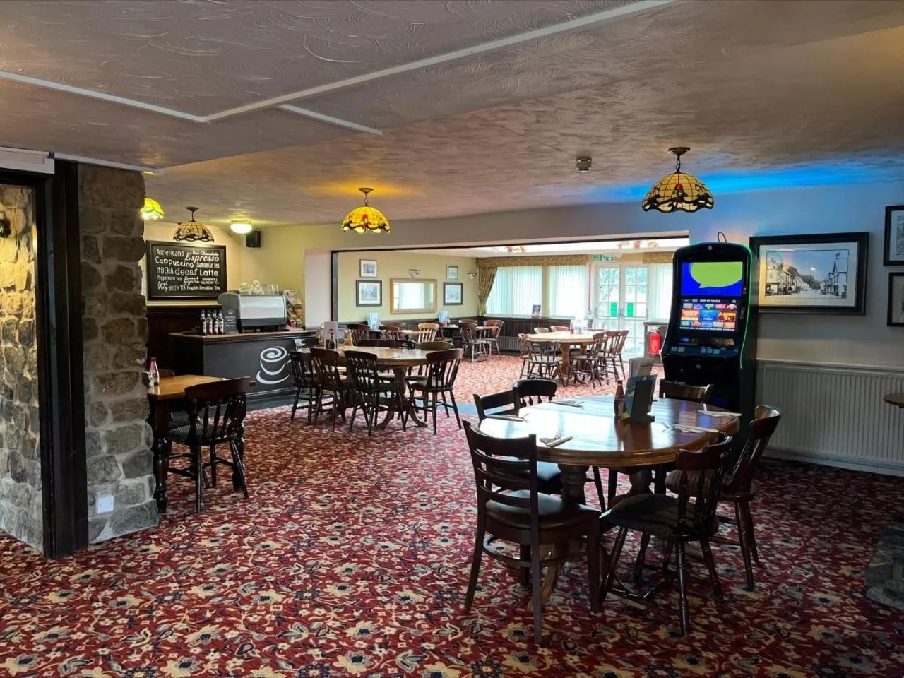 Restaurant/places to eat in Savoy Country Inn