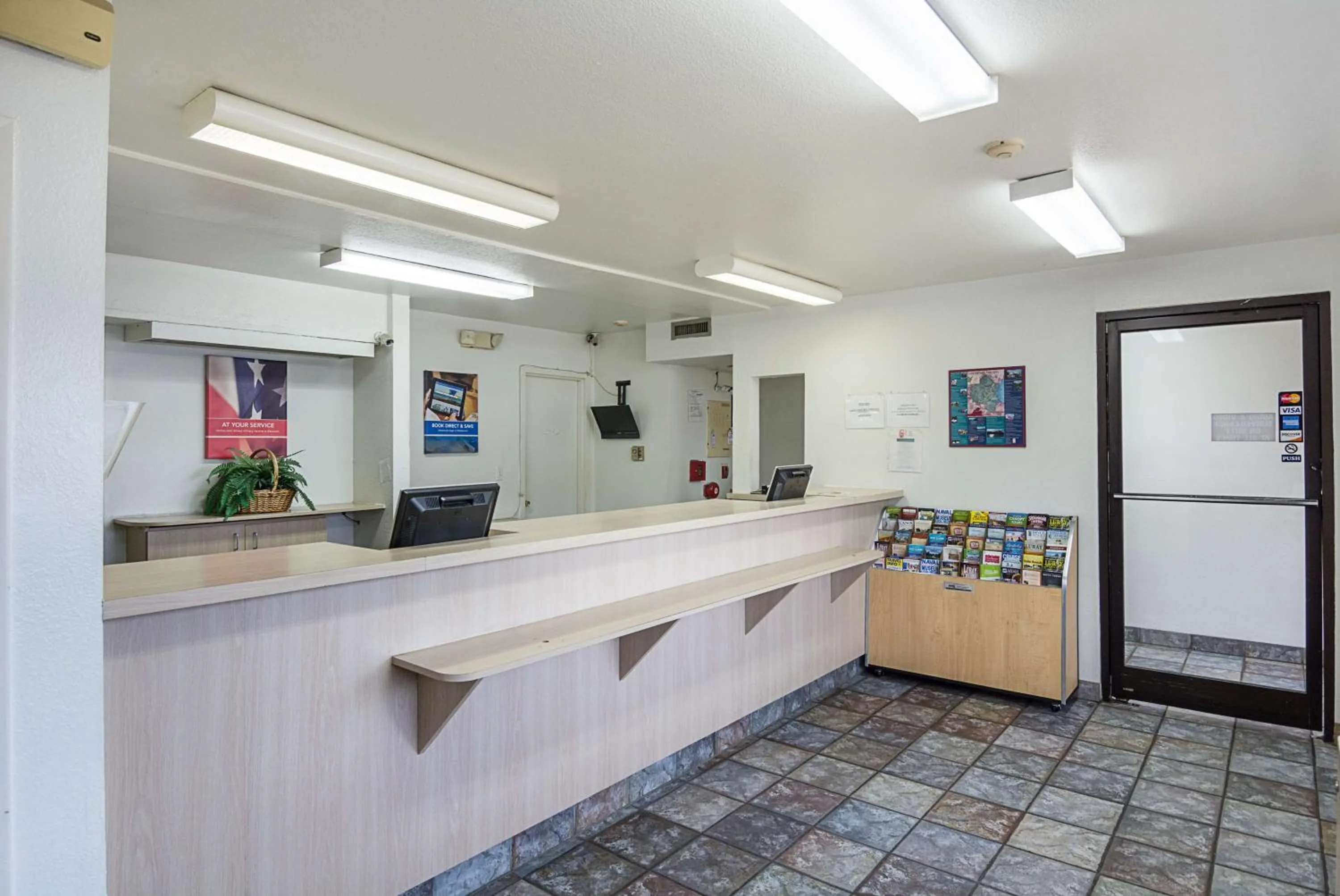 Library in Motel 6 Fredericksburg, Va - North