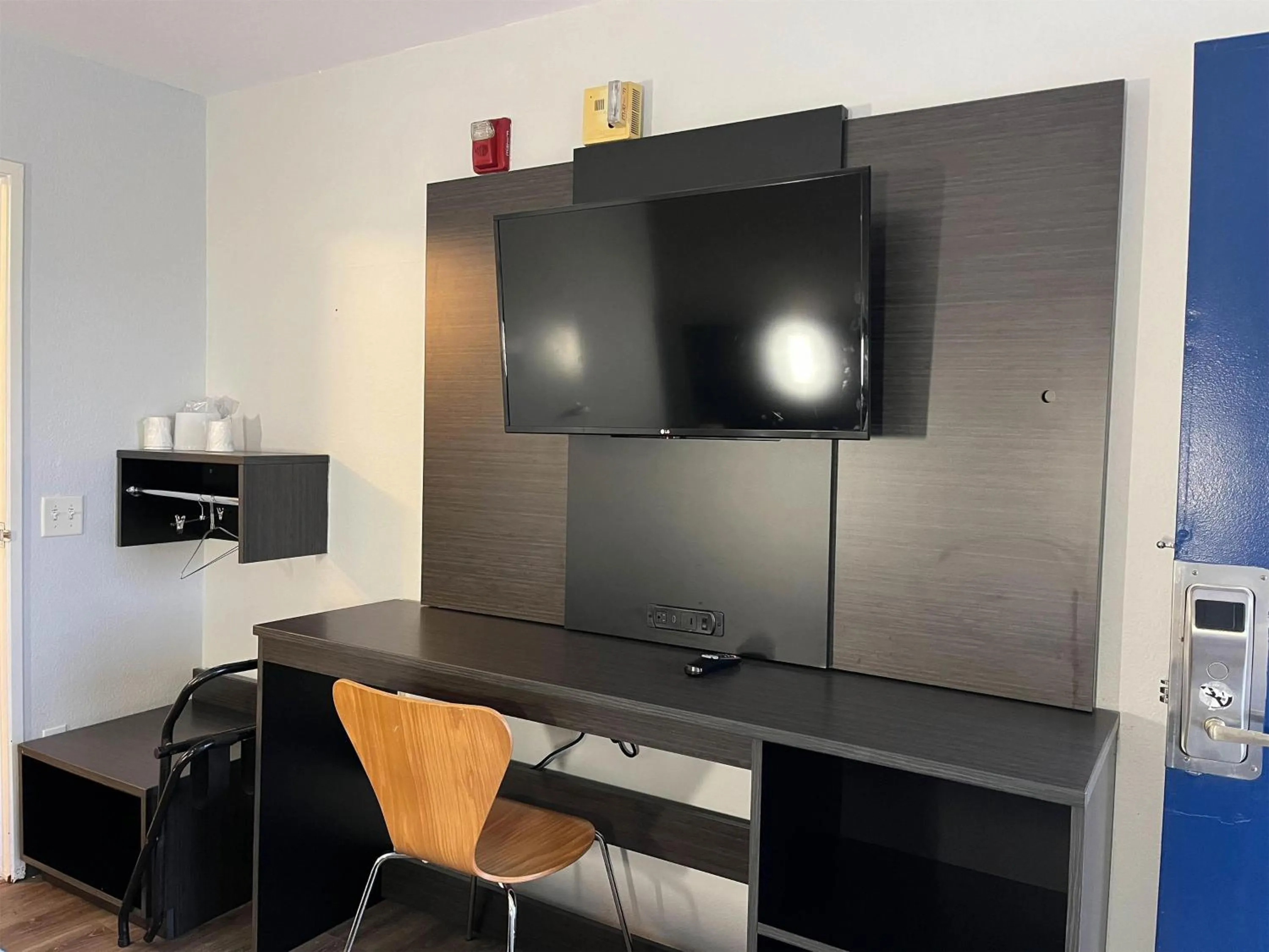 Other in Motel 6-Elkton, MD