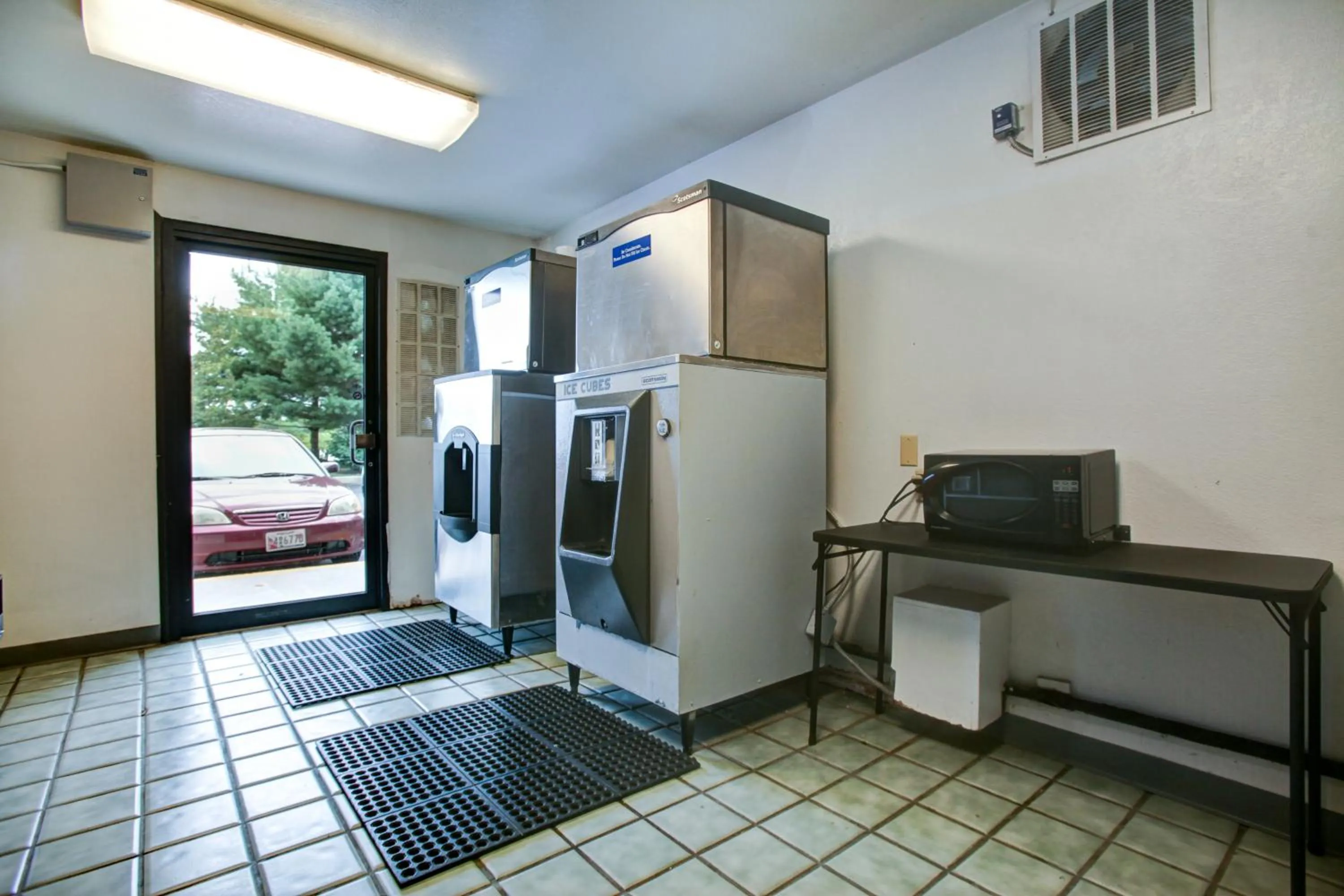 Area and facilities in Motel 6-Elkton, MD