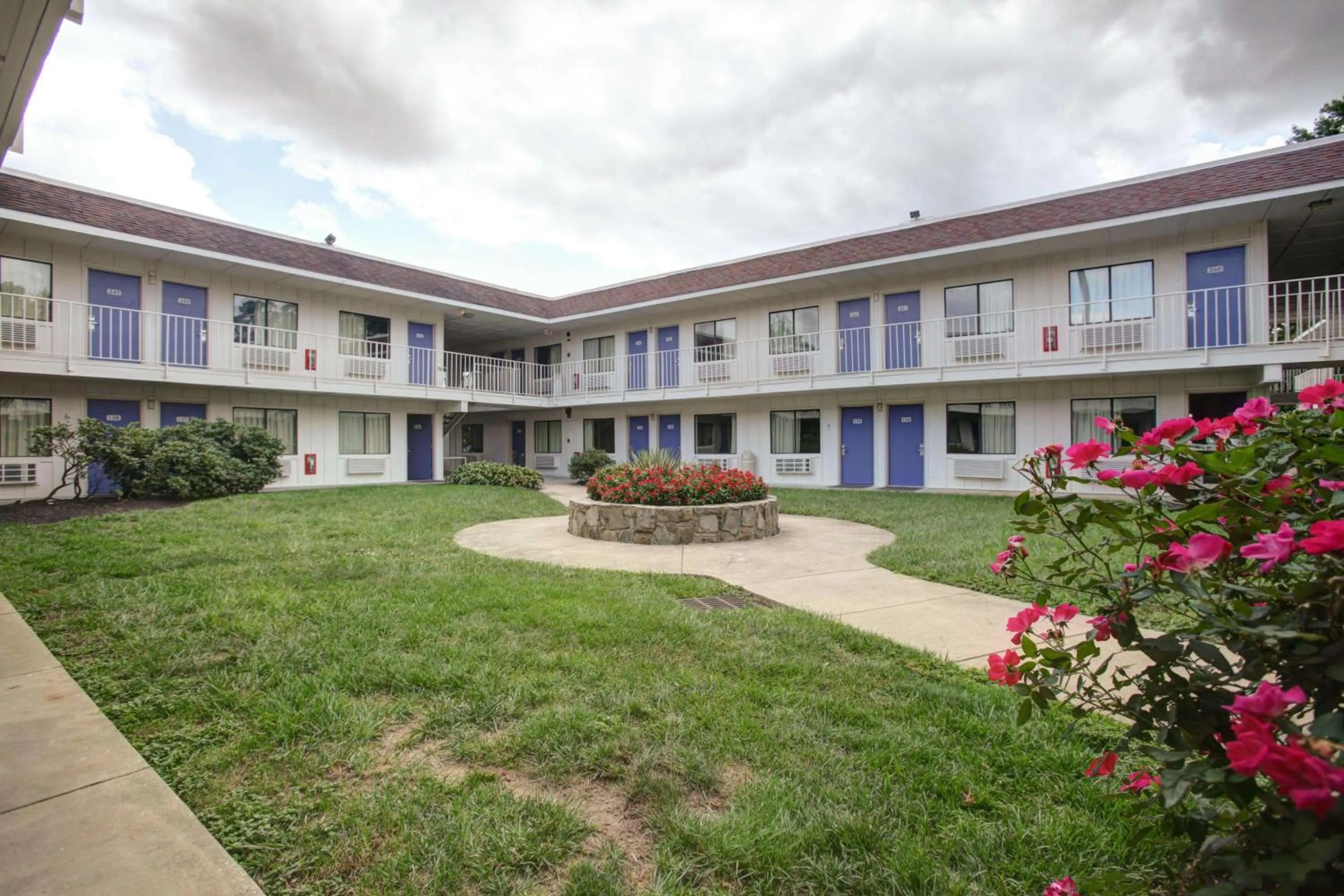 Property building in Motel 6-Elkton, MD