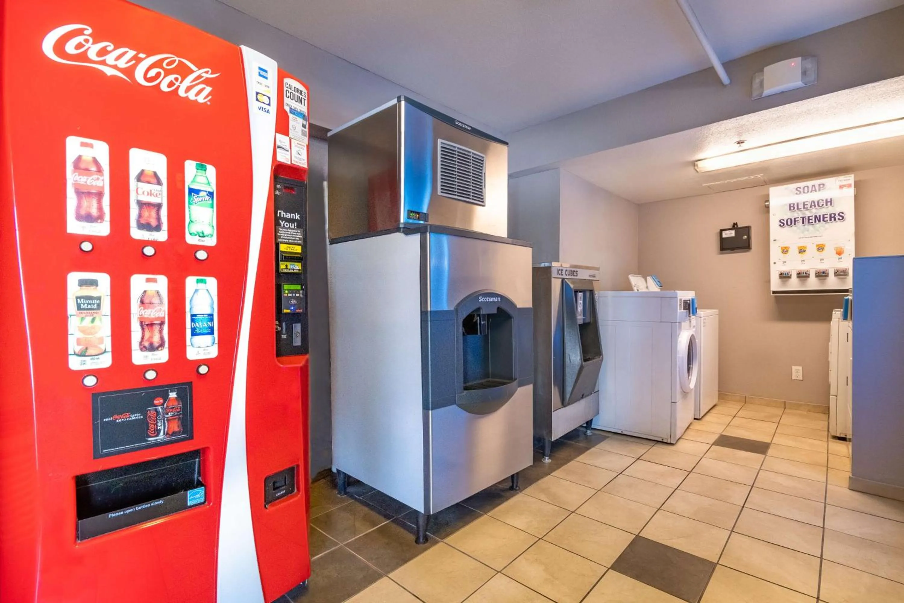 Property building in Motel 6-Rolling Meadows, IL - Chicago Northwest