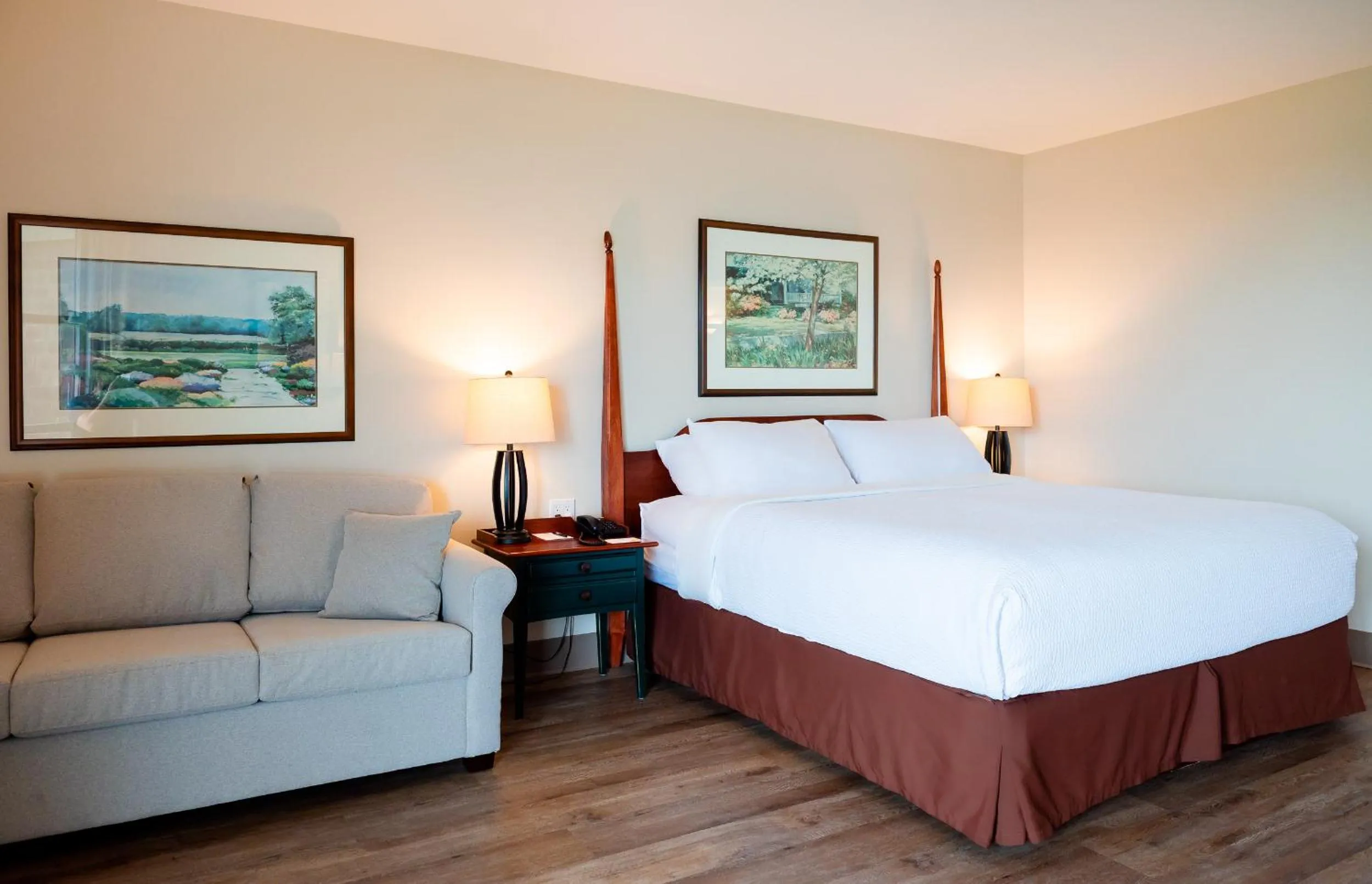 Photo of the whole room, Bed in Rodd Brudenell River Resort