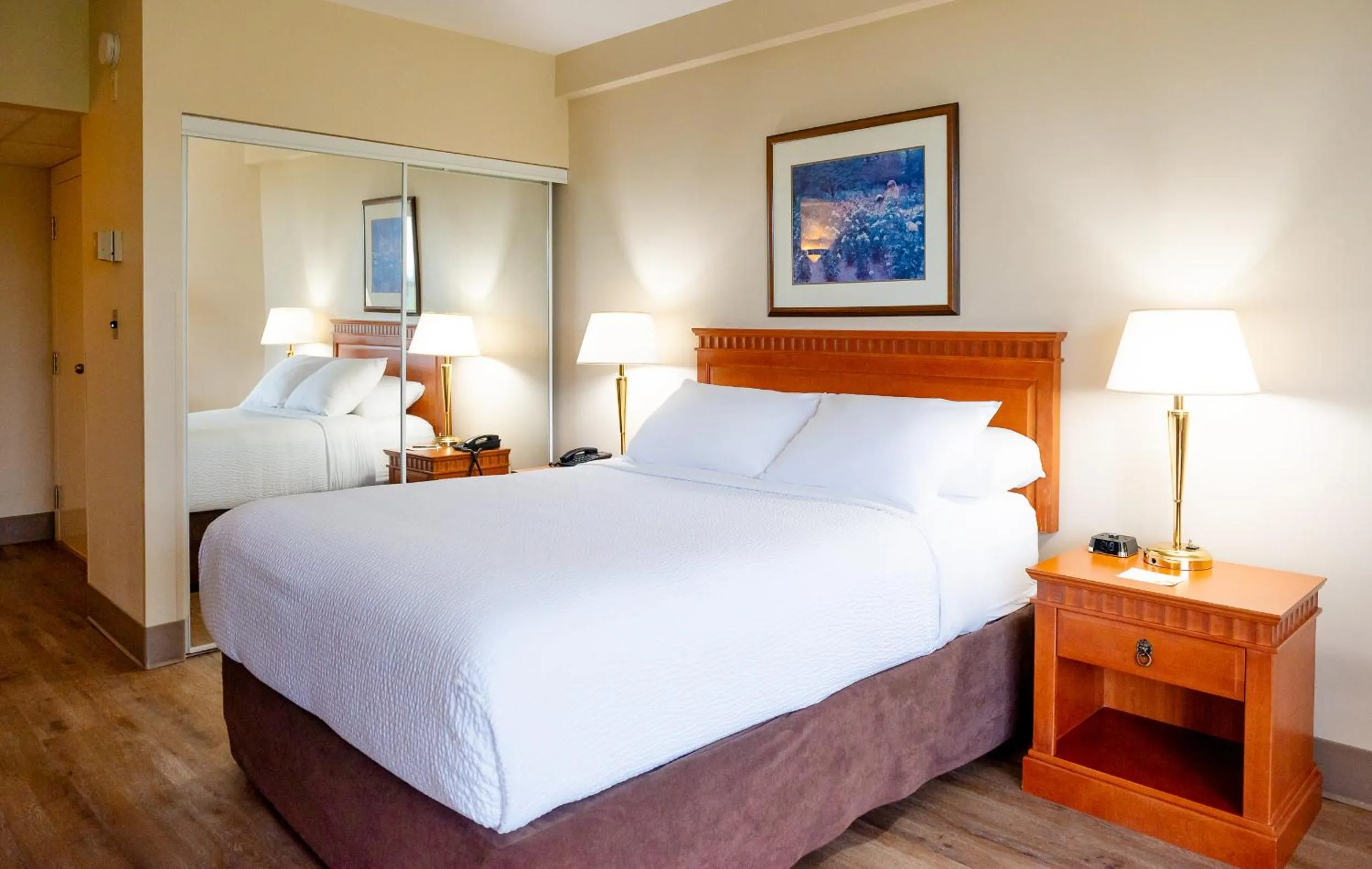 Photo of the whole room, Bed in Rodd Brudenell River Resort