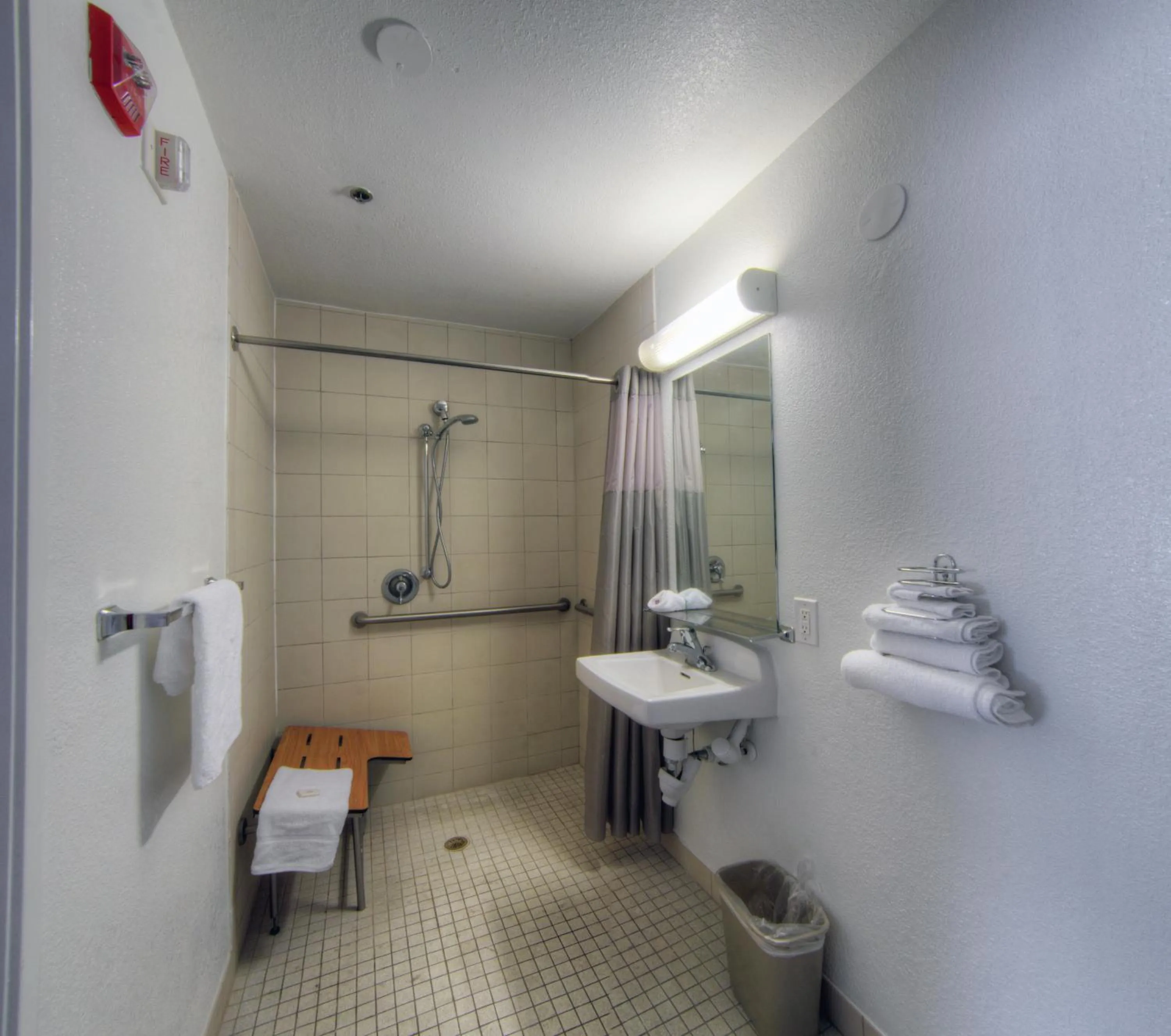 Shower in Motel 6-Orlando, FL - Winter Park