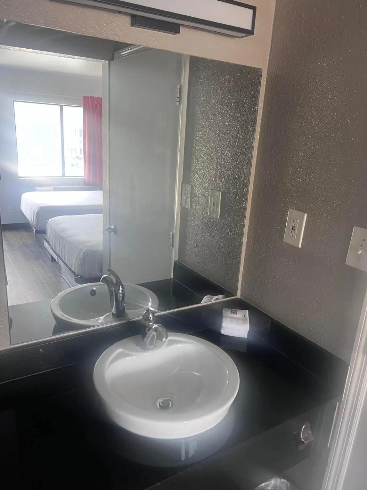 Bathroom in Motel 6-Orlando, FL - Winter Park