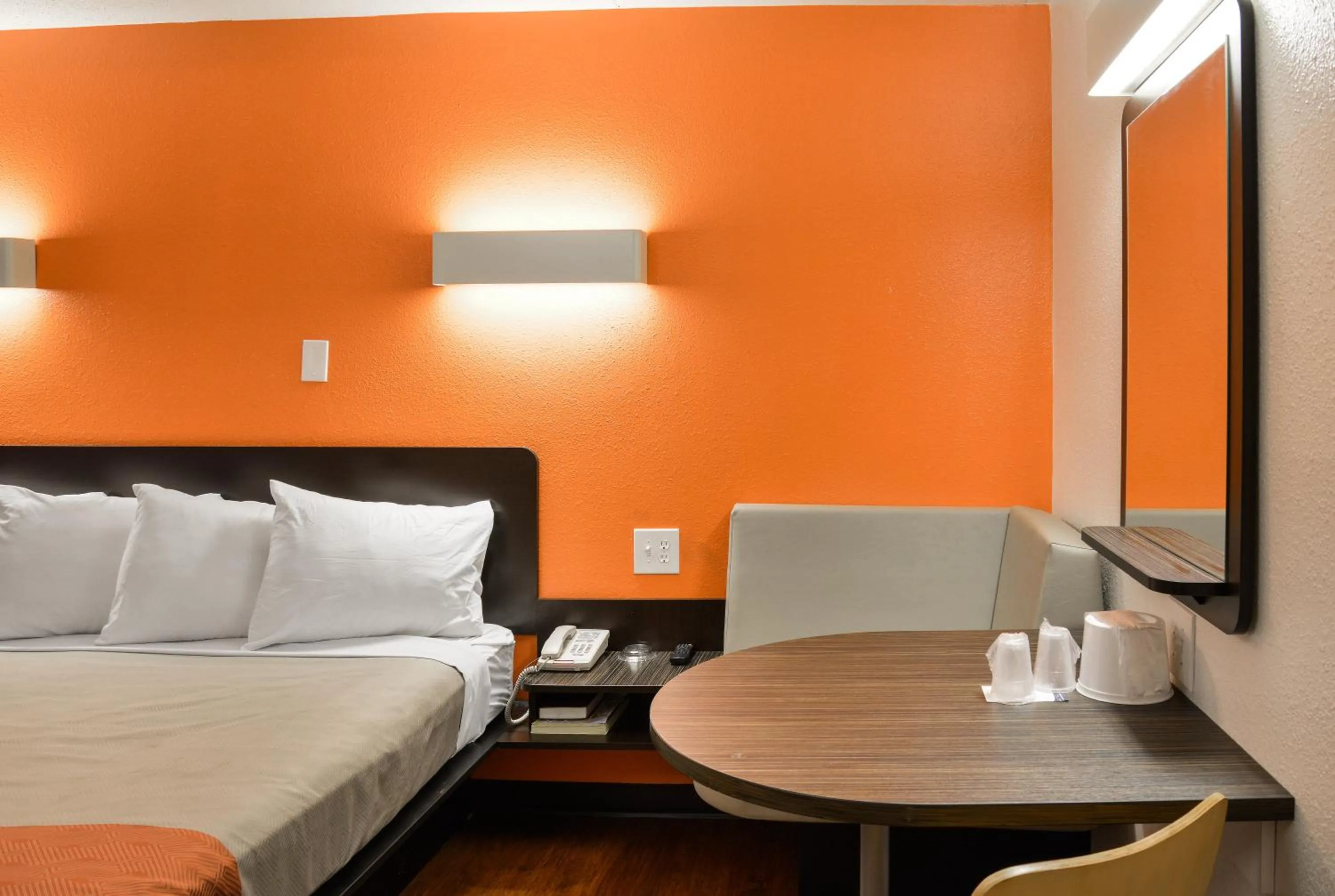 Bedroom, Bed in Motel 6-Toledo, OH