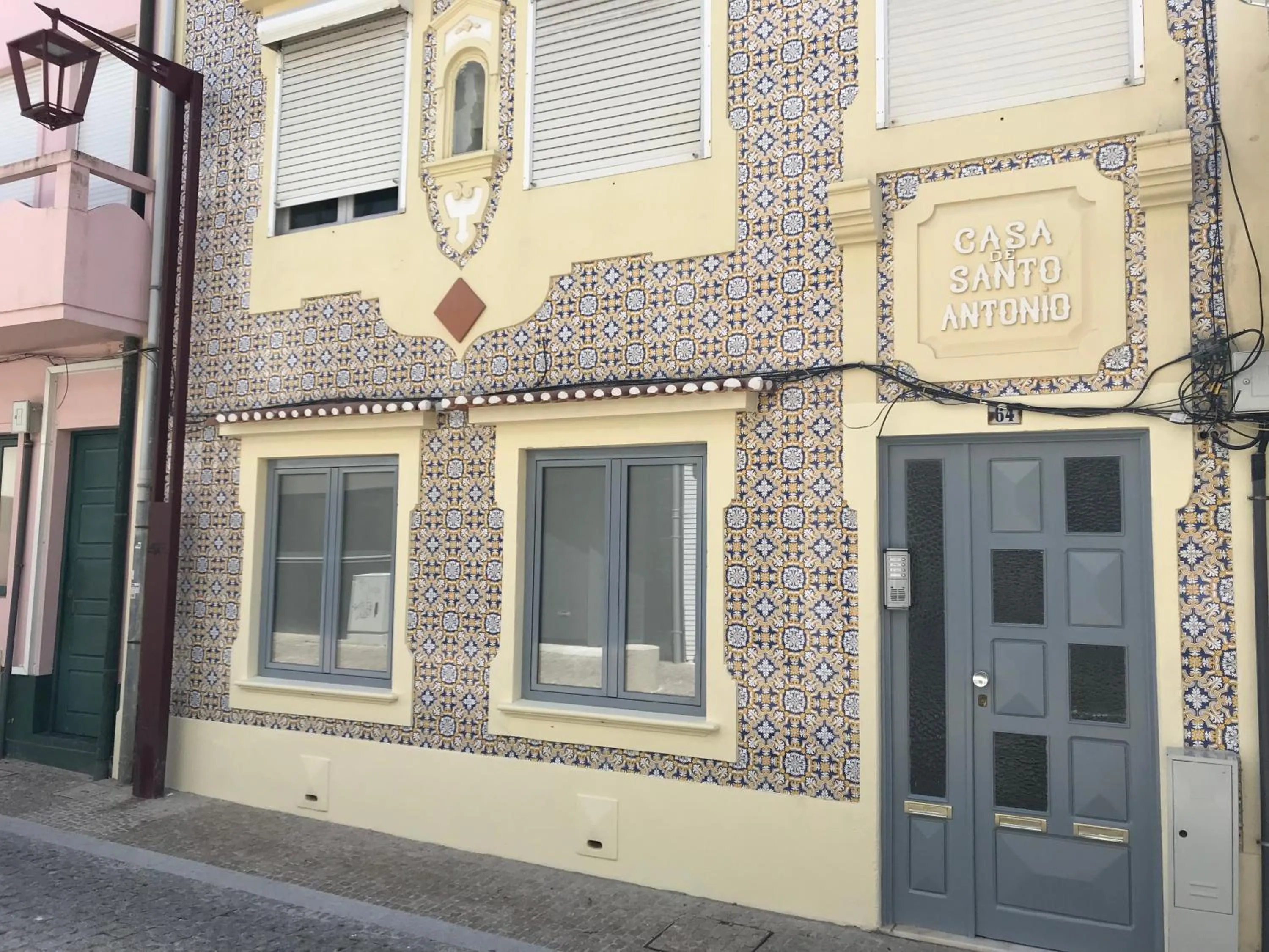 Facade/entrance in Povoa do Mar