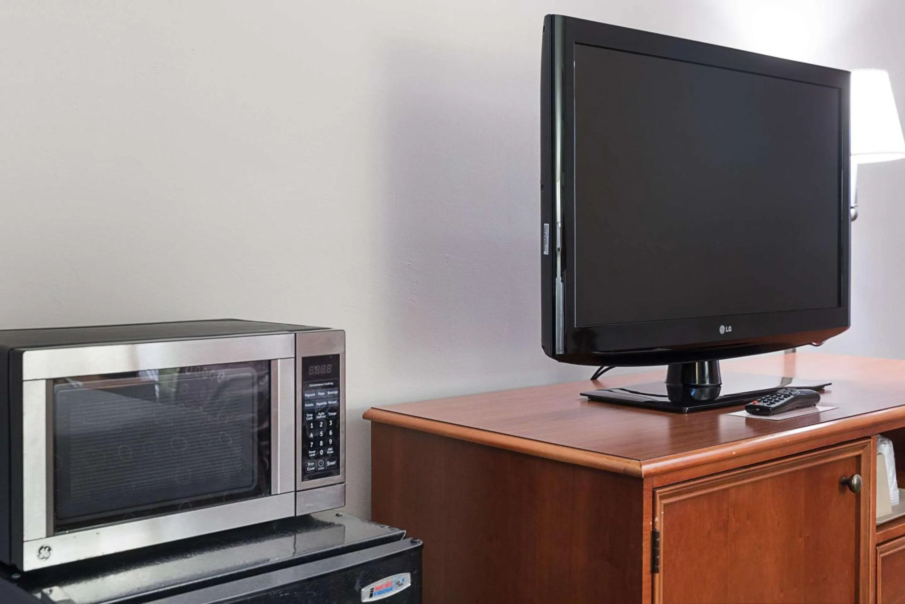 Photo of the whole room in Rodeway Inn Milford - I-84