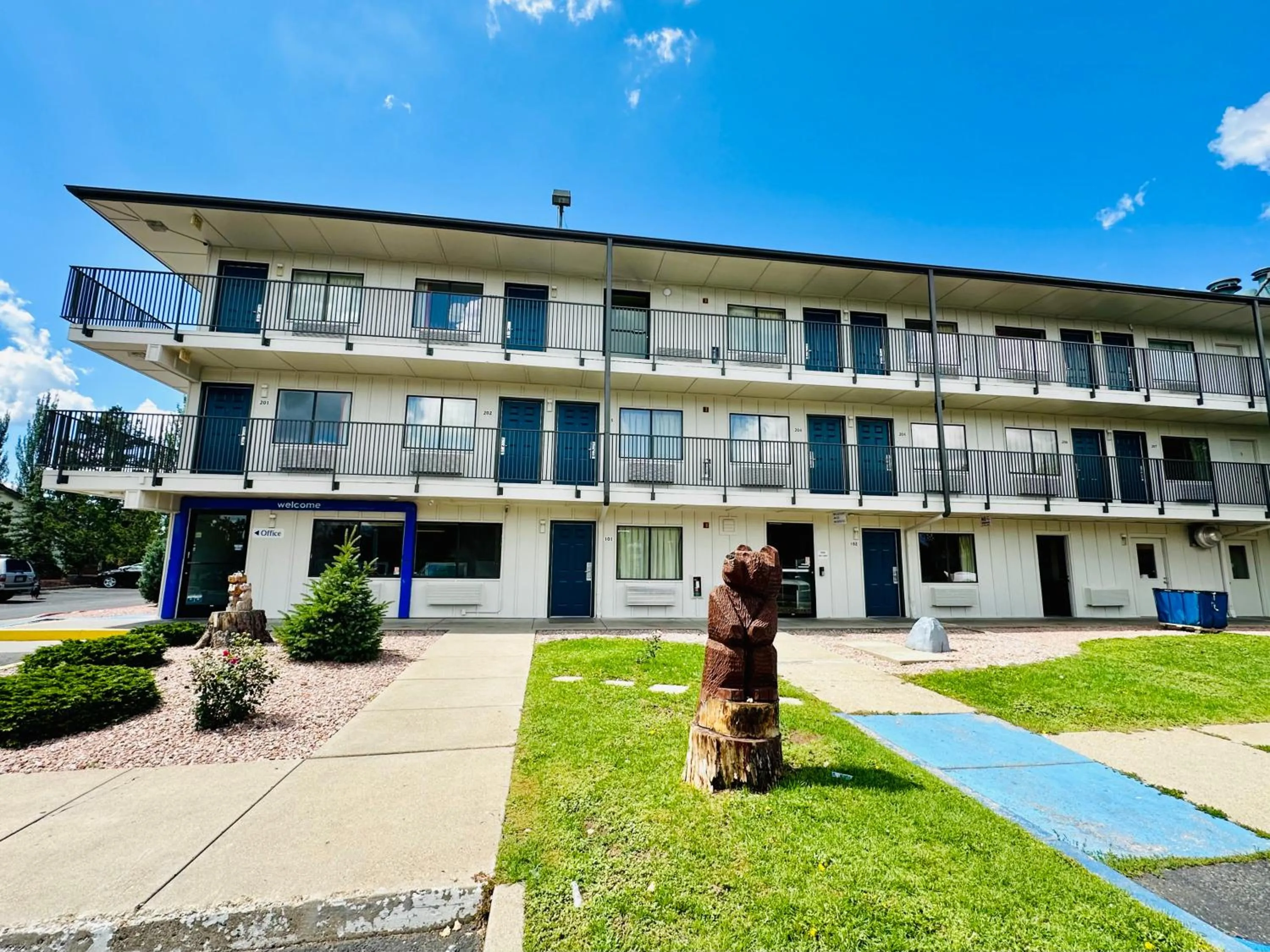 Property building in Motel 6-Flagstaff, AZ - West - Woodland Village